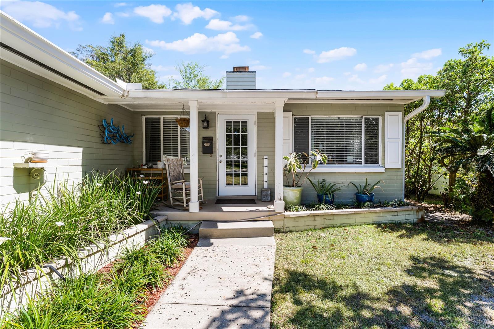 1564 Cavendish Rd Property Photo 4