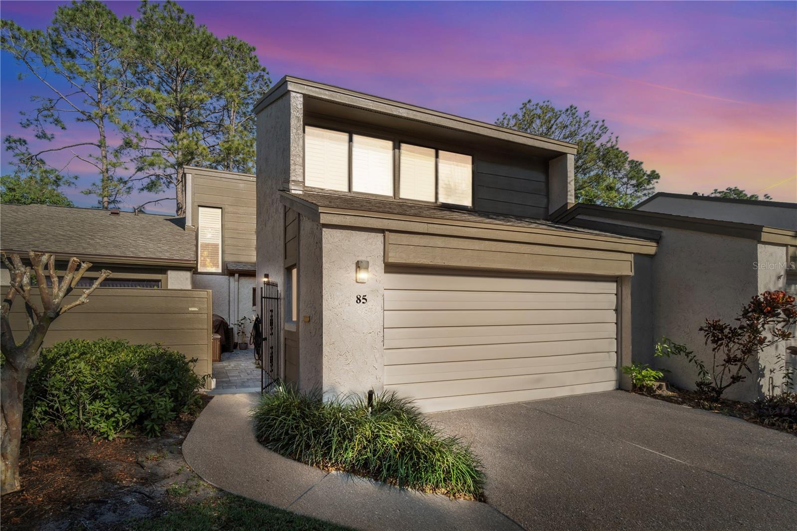 85 Carolwood Blvd Property Photo