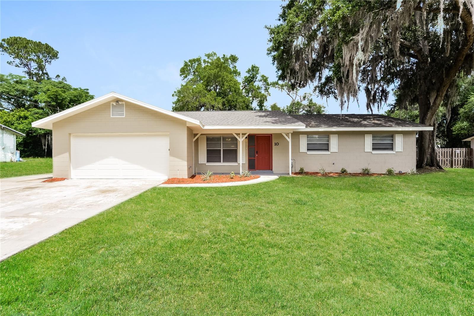 10 Catalina Dr Property Photo