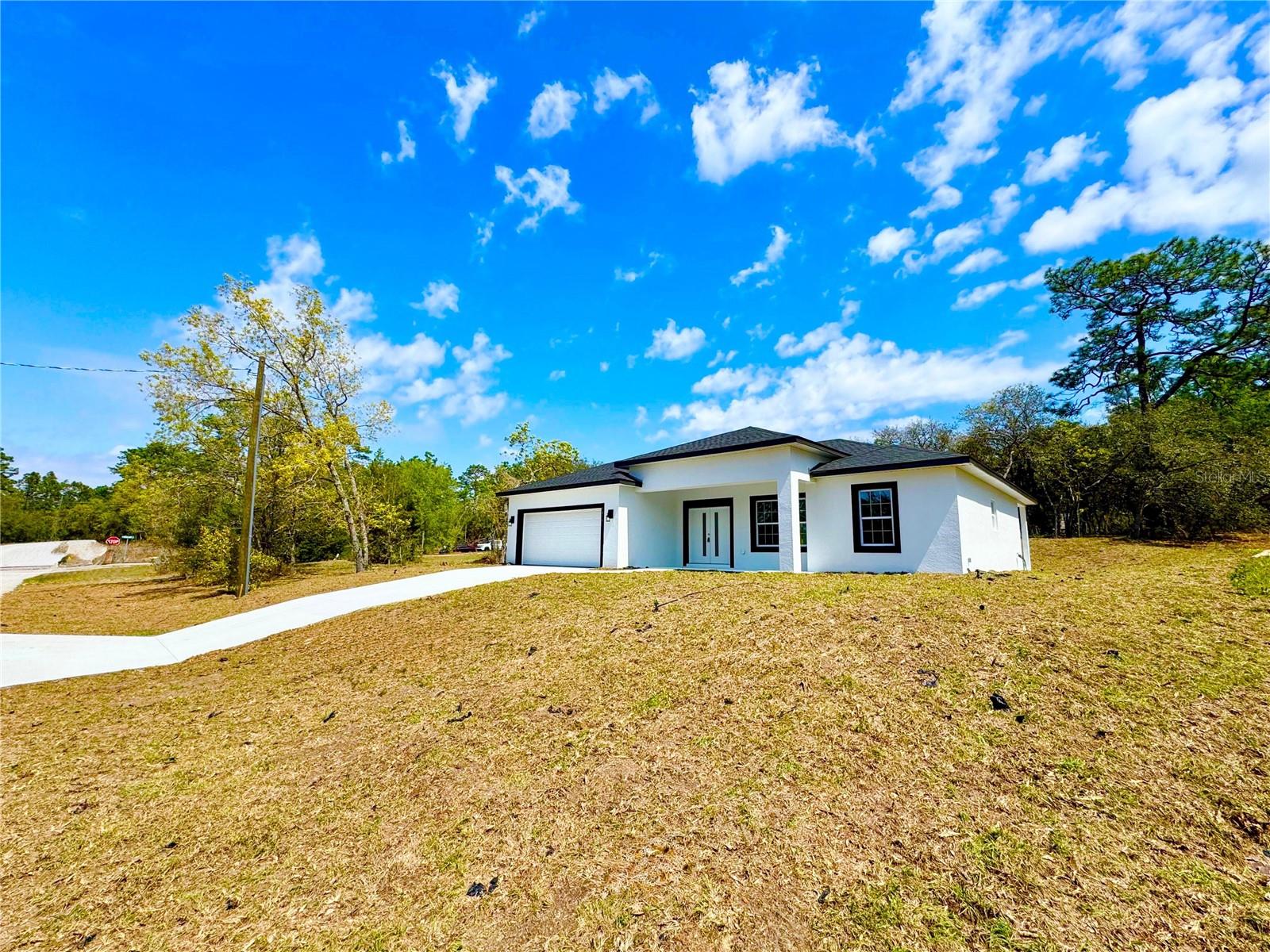 7815 N Primrose Dr Property Photo 4