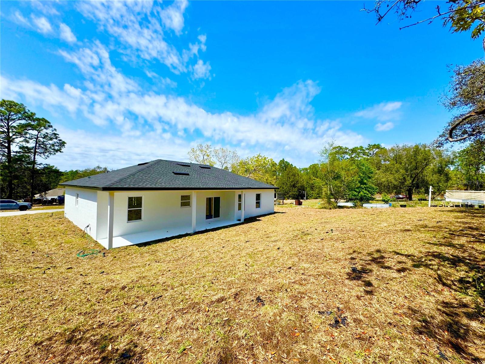 7815 N Primrose Dr Property Photo 8