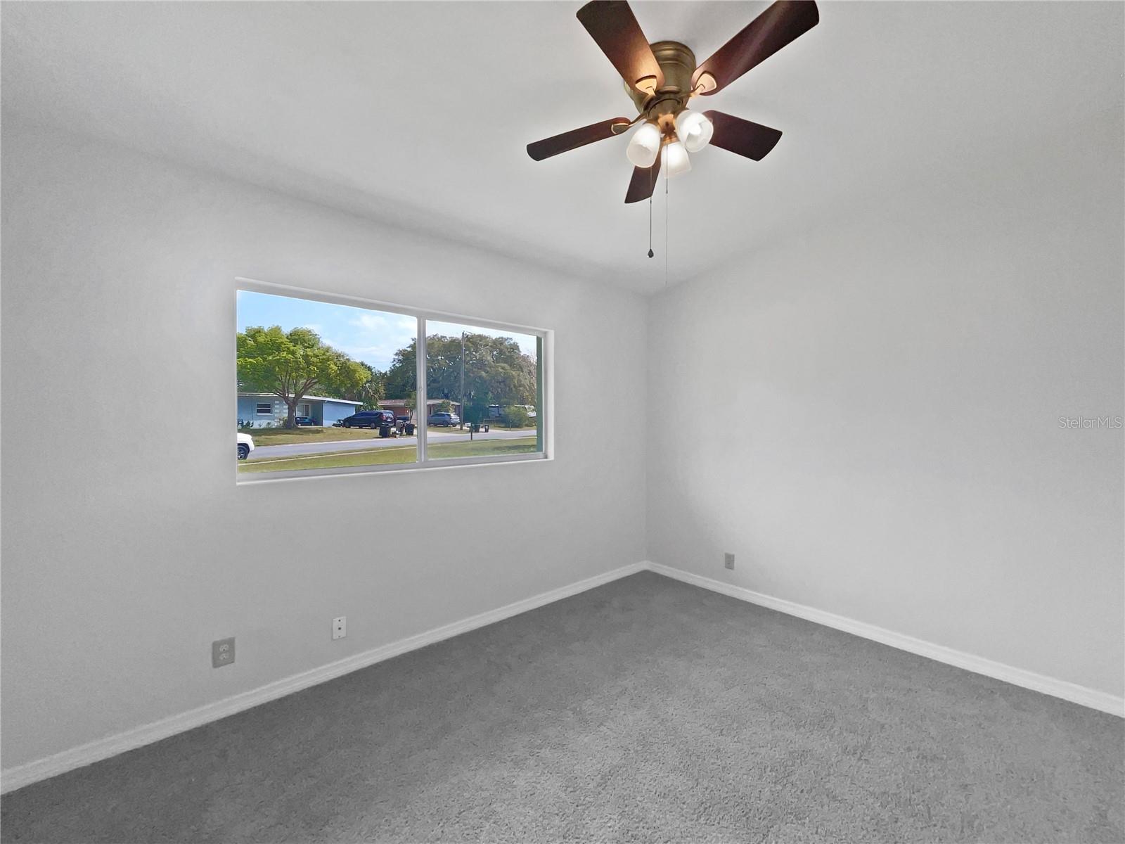 117 N Sunland Dr Property Photo 5