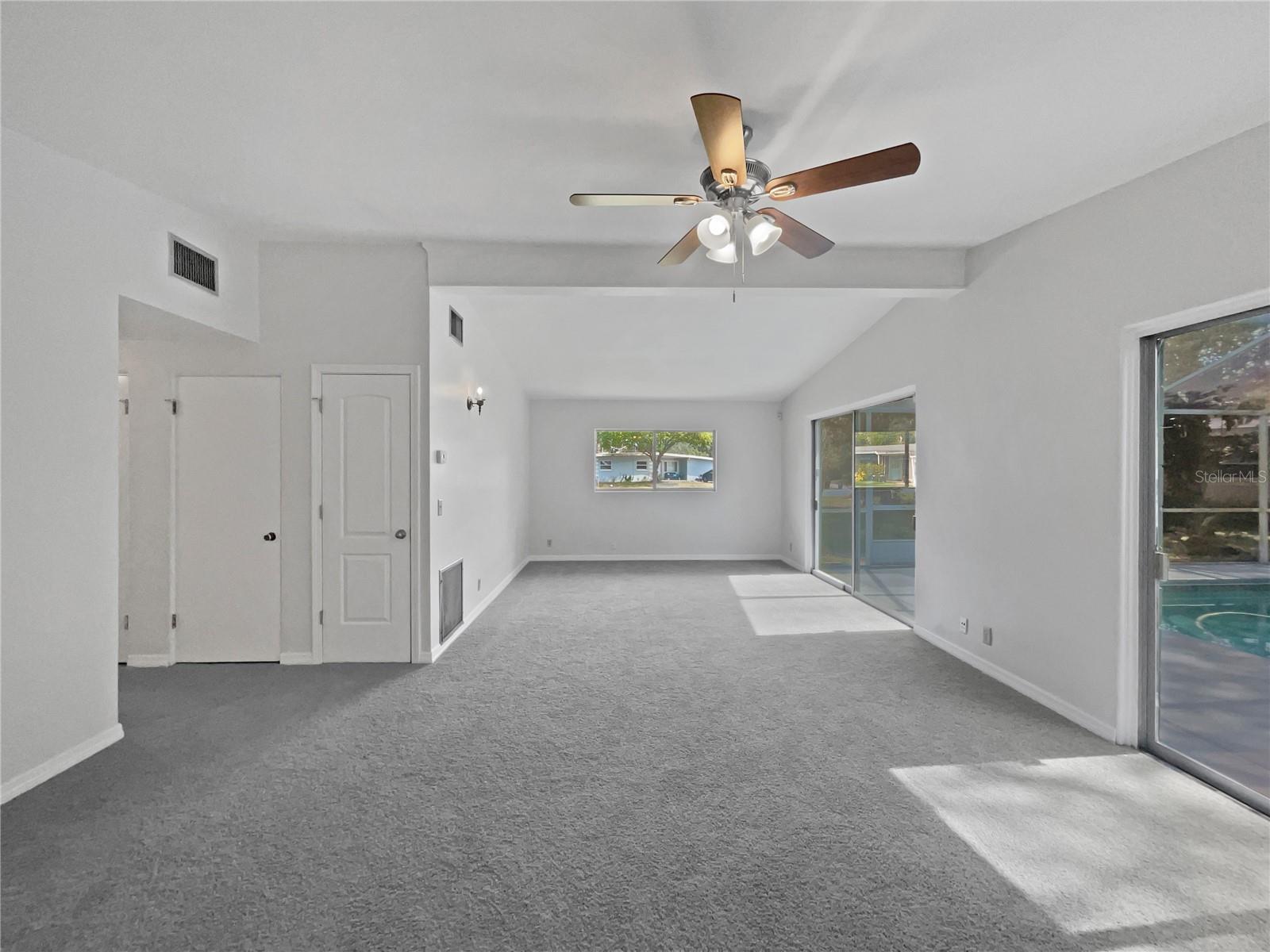 117 N Sunland Dr Property Photo 14
