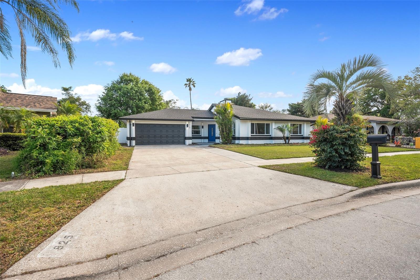 825 Coquina Ct Property Photo