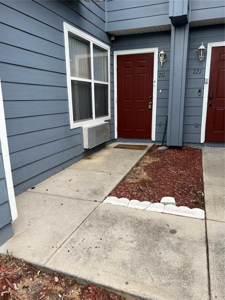 711 Caribbean Dr #main Unit Property Photo 2