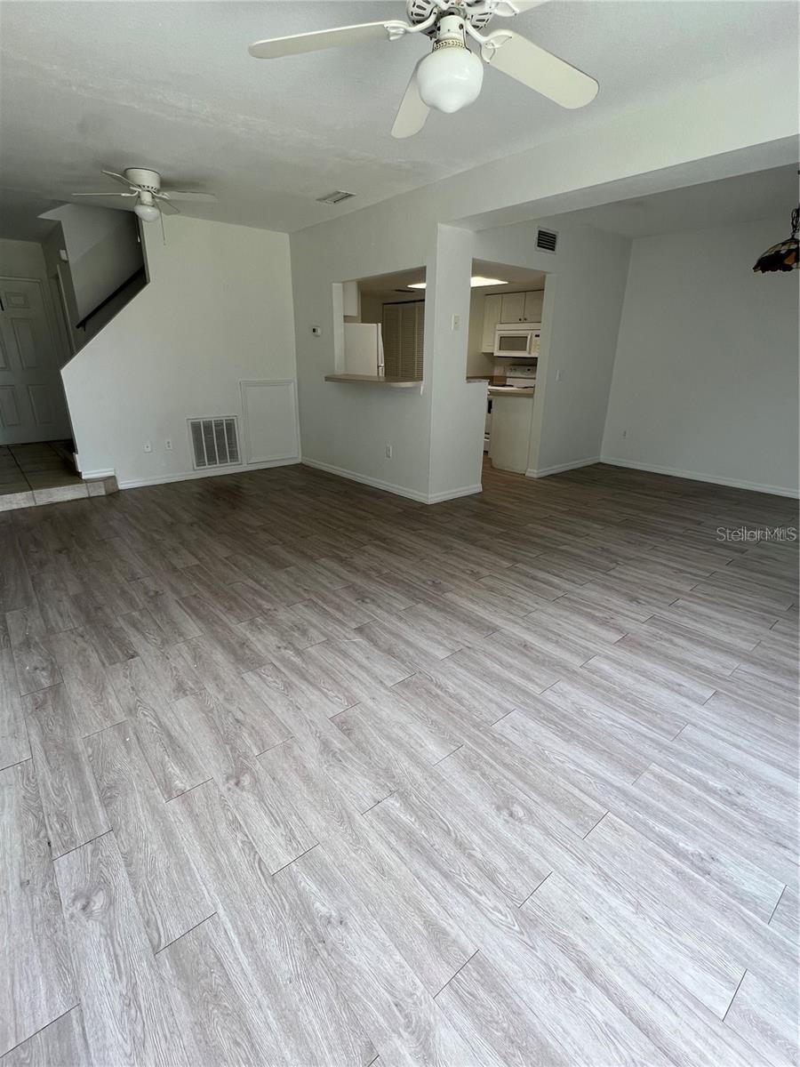 711 Caribbean Dr #main Unit Property Photo 4
