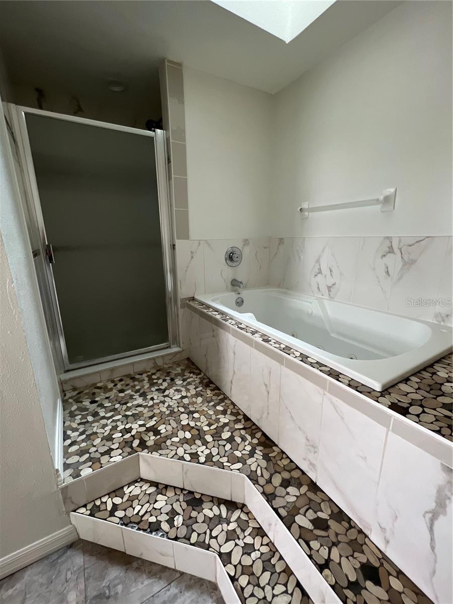 711 Caribbean Dr #main Unit Property Photo 11