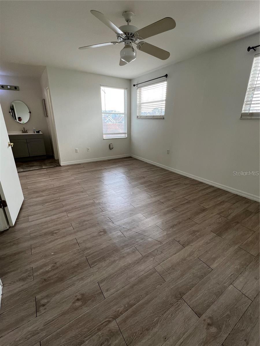 711 Caribbean Dr #main Unit Property Photo 13