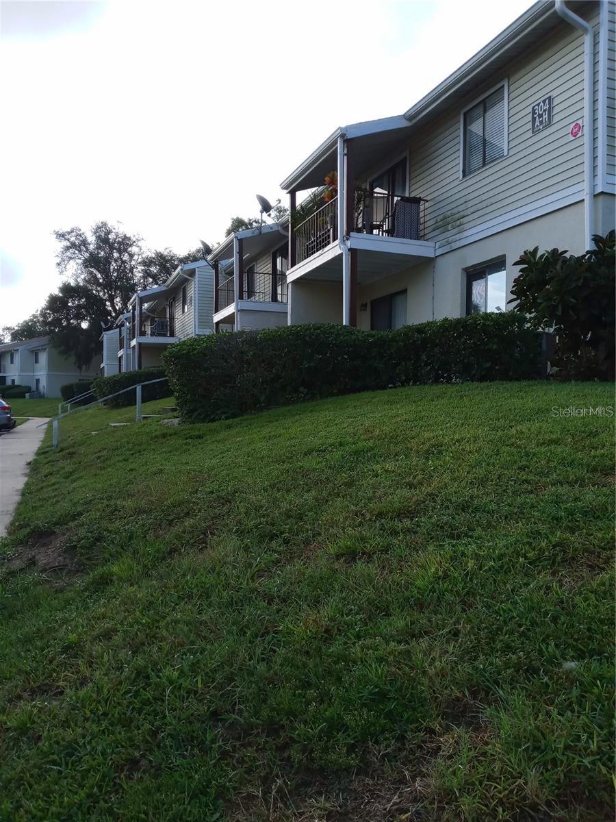 300 Cherokee Ct #g Property Photo