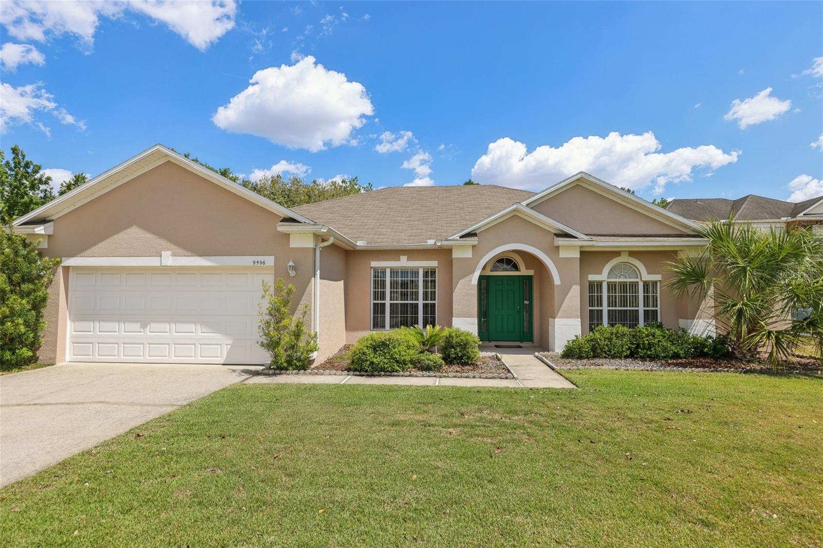 9596 Bennington Chase Dr Property Photo