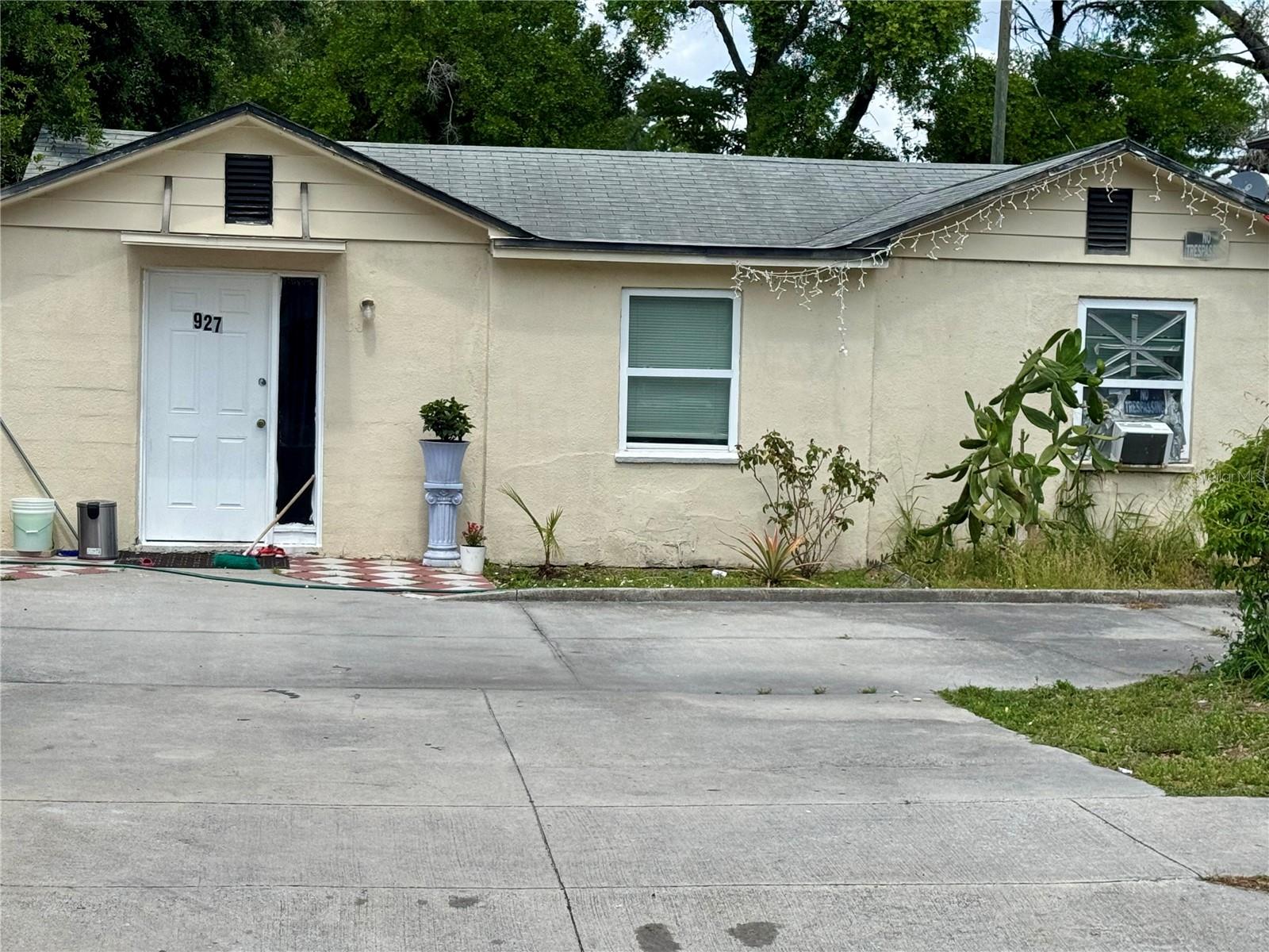925 19th St Property Photo