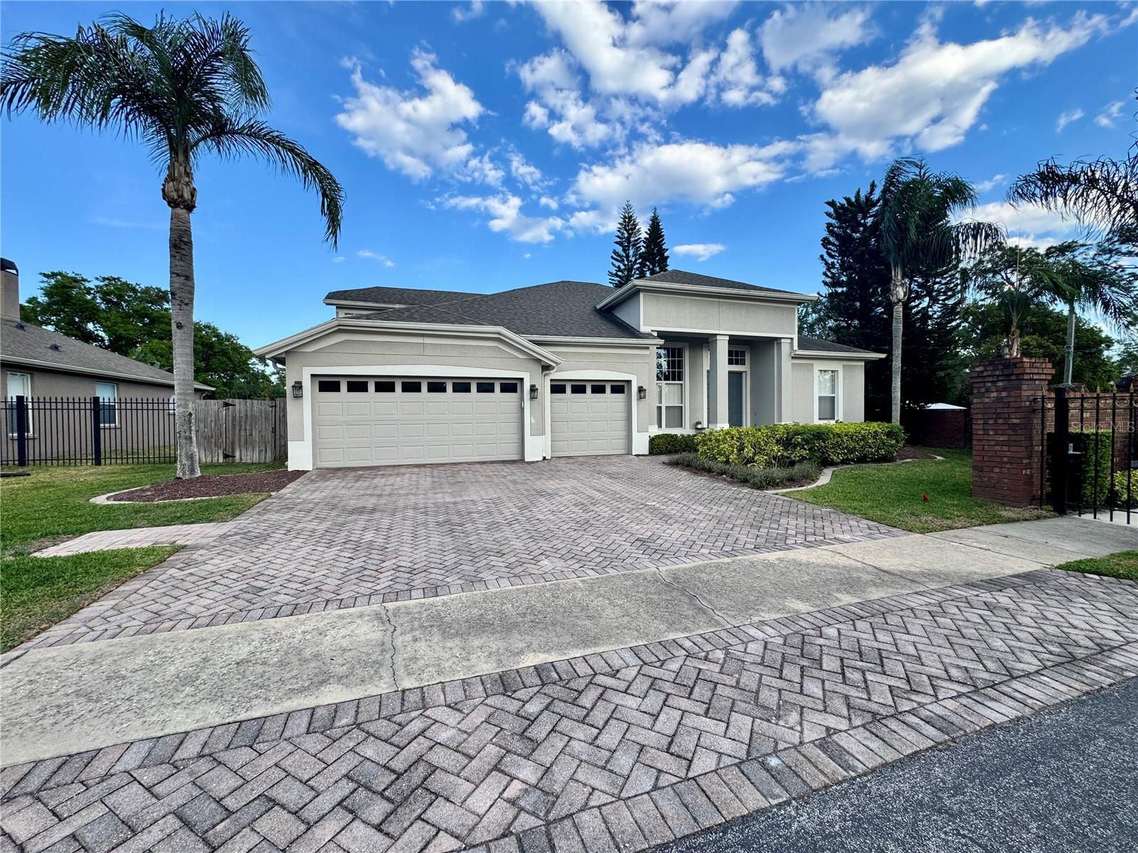 651 Park Forest Ct Property Photo