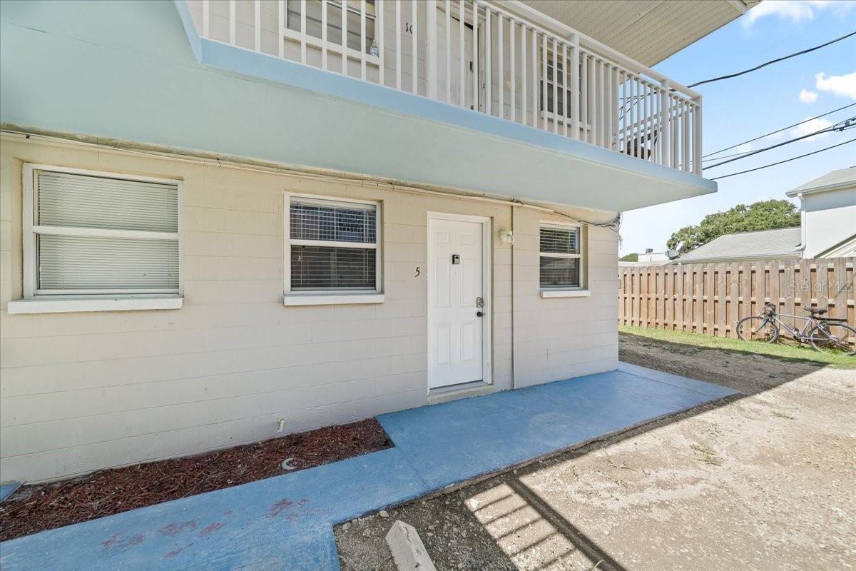 406 Tyler Ave E #5 Property Photo