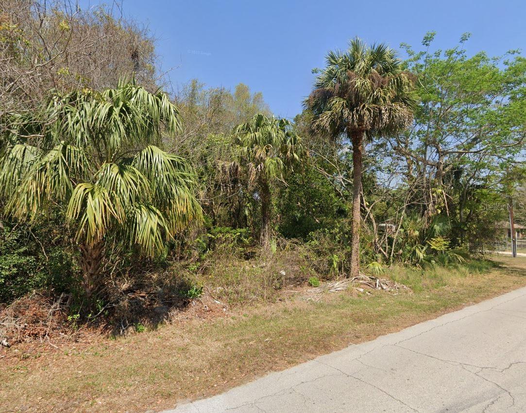 Longwood Dr Property Photo
