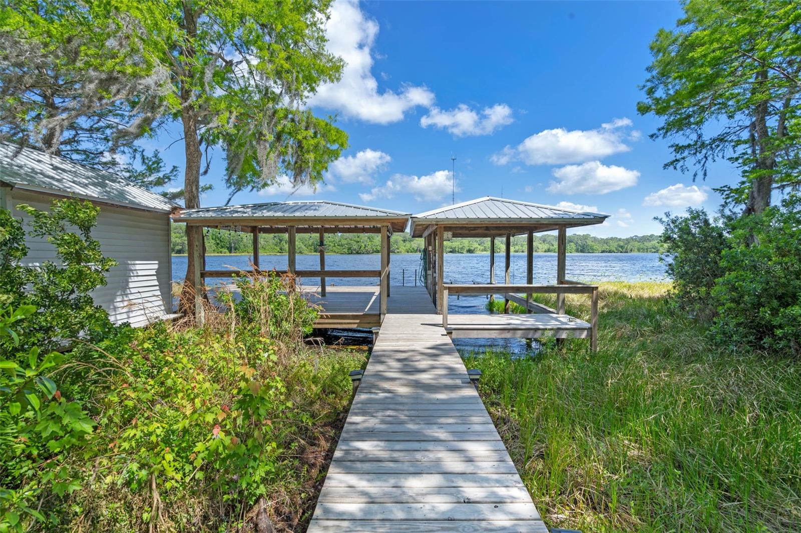 18618 Lake Pickett Rd Property Photo