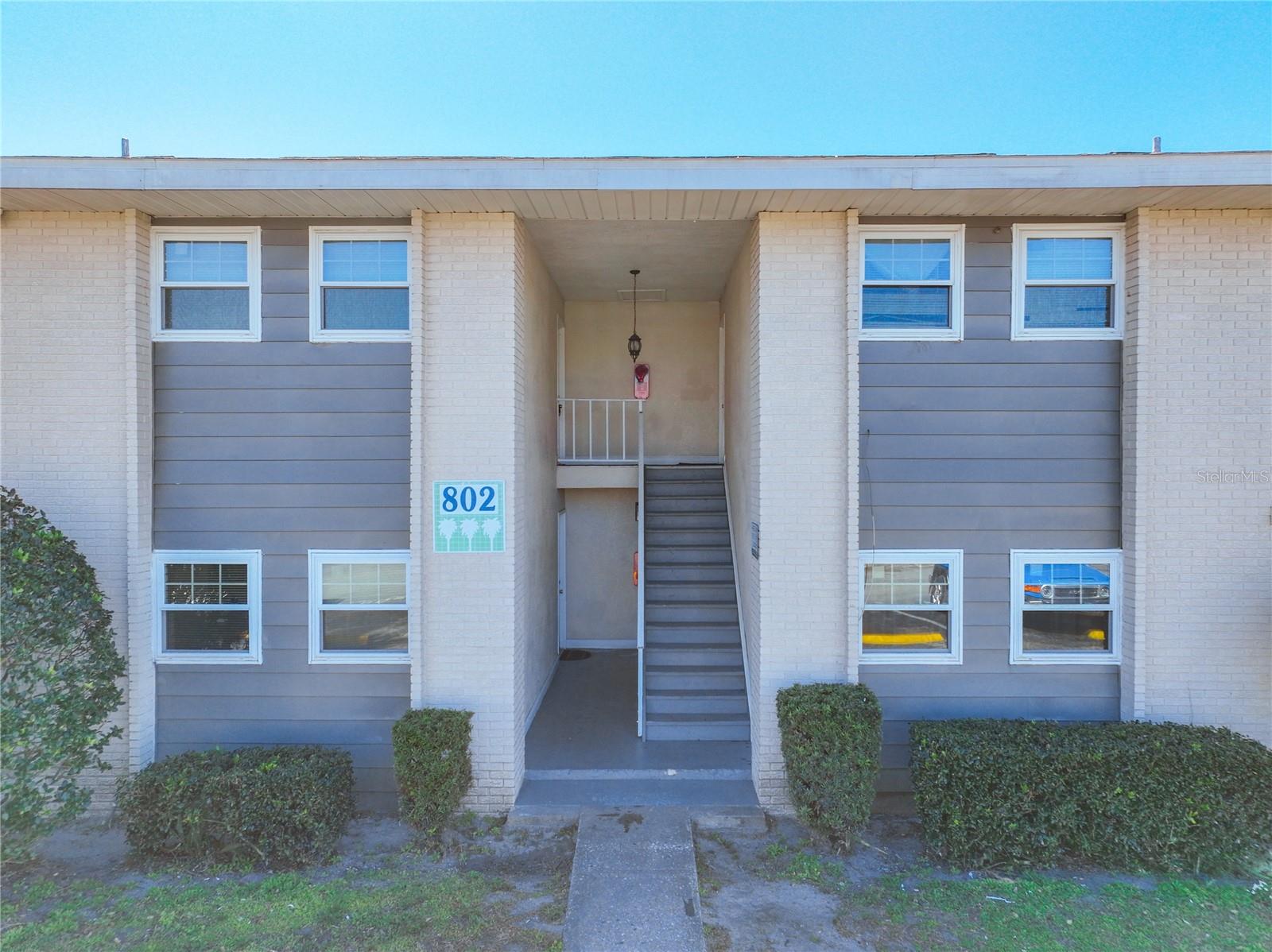 802 Sky Lake Cir #c Property Photo