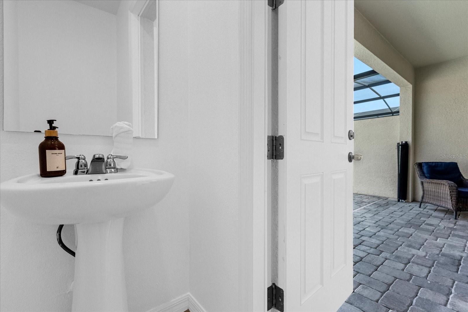 1644 Tropical Palms Cir Property Photo 33