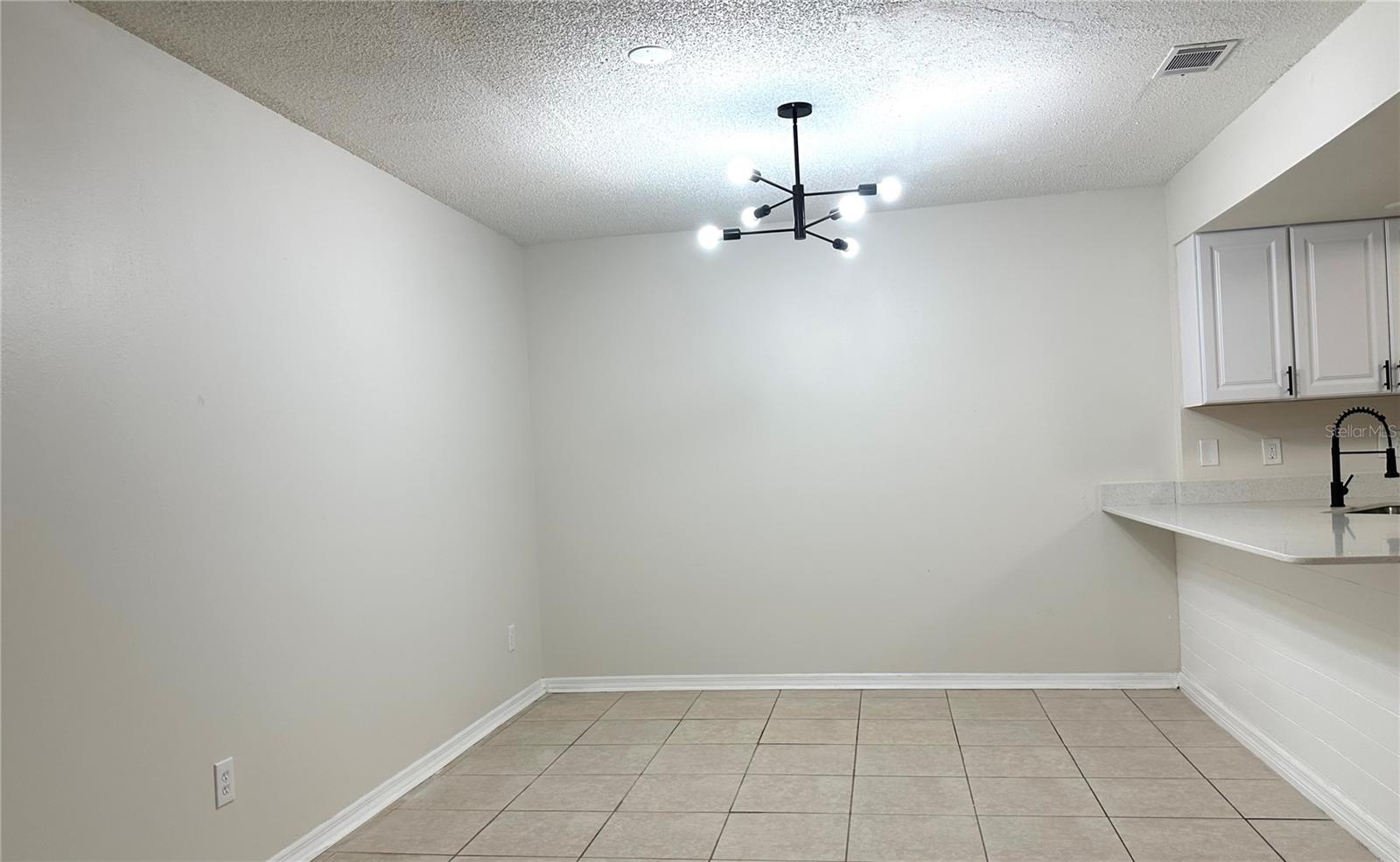4582 Heritage Oak Dr Property Photo 8