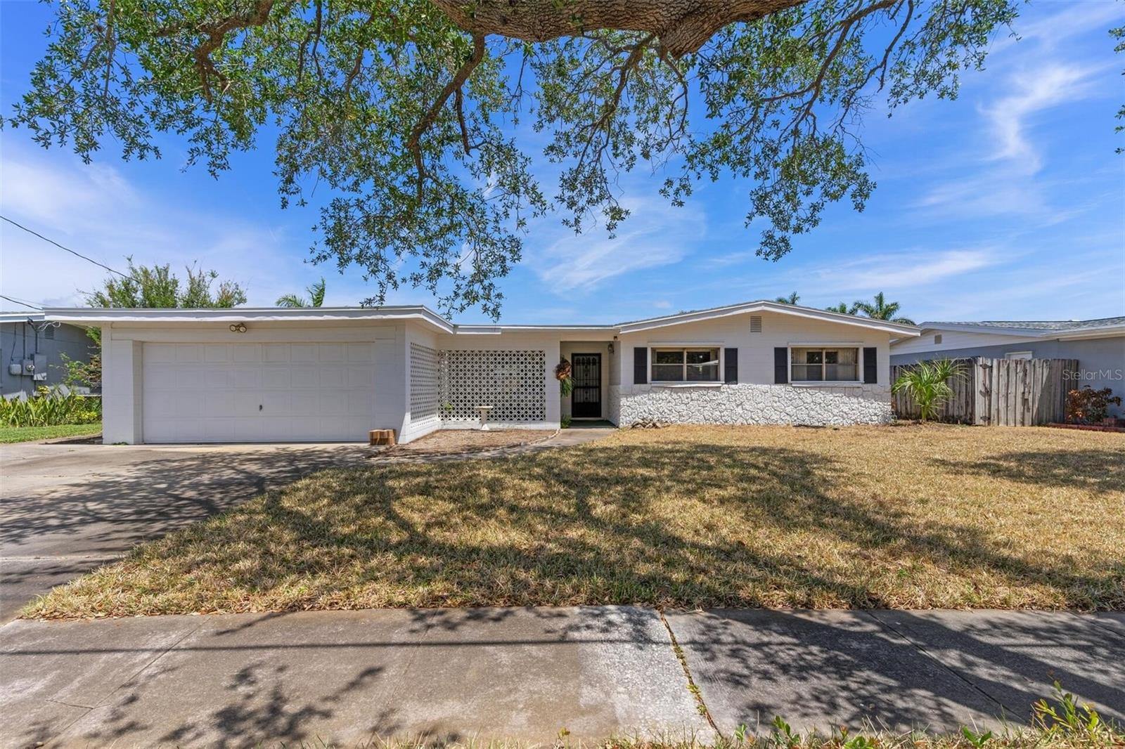 1510 Holly Ave Property Photo