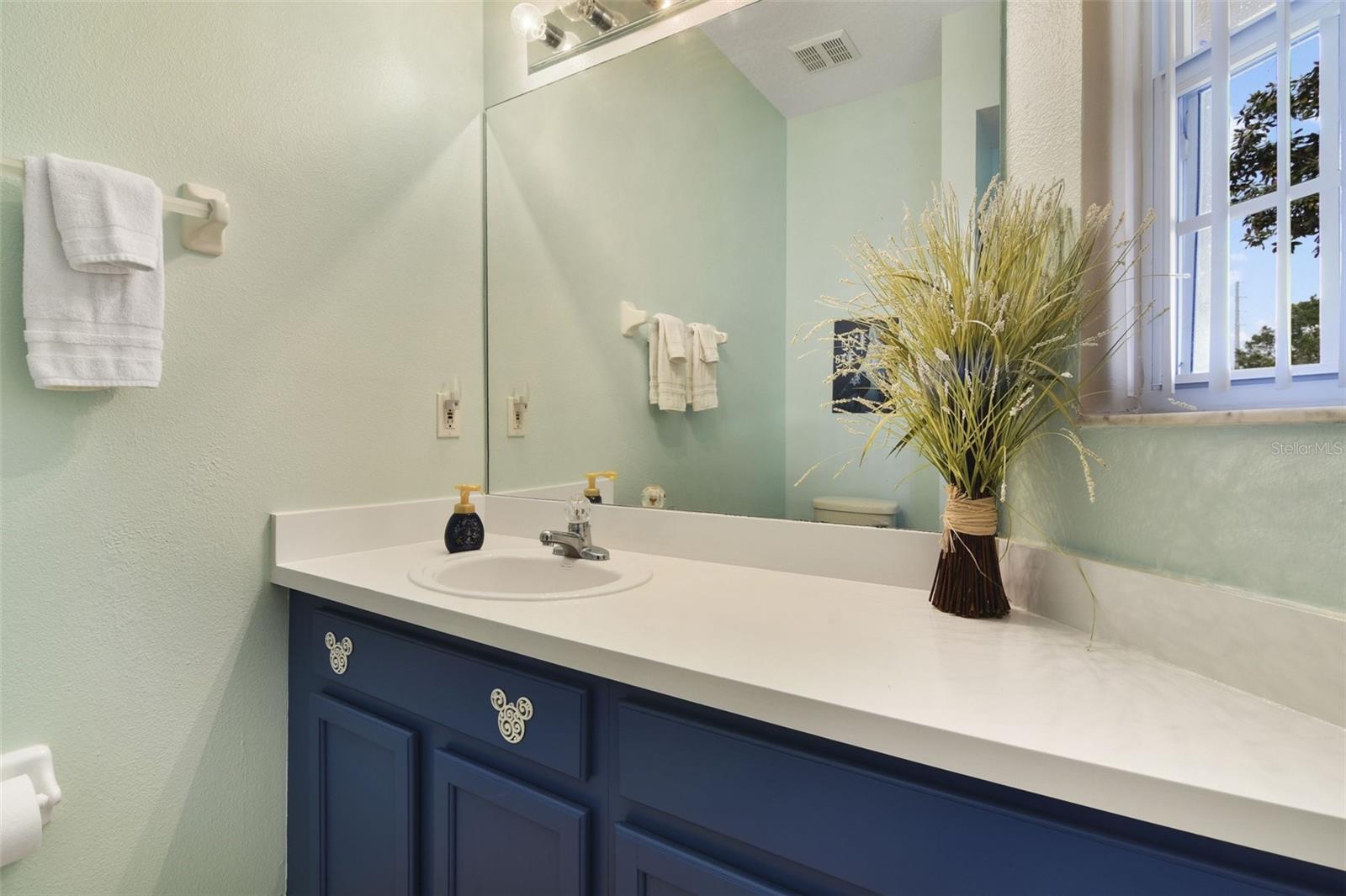 8487 Crystal Cove Loop Property Photo 5