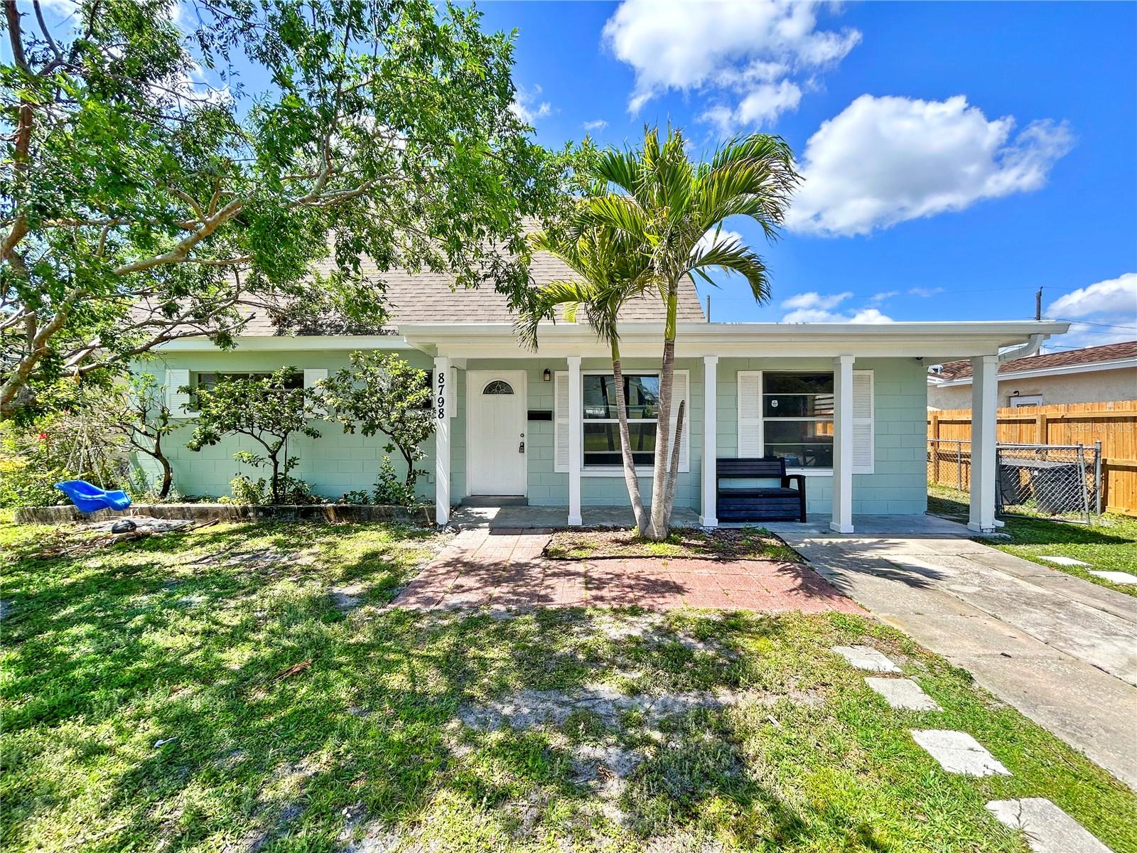 8798 58th Way N Property Photo