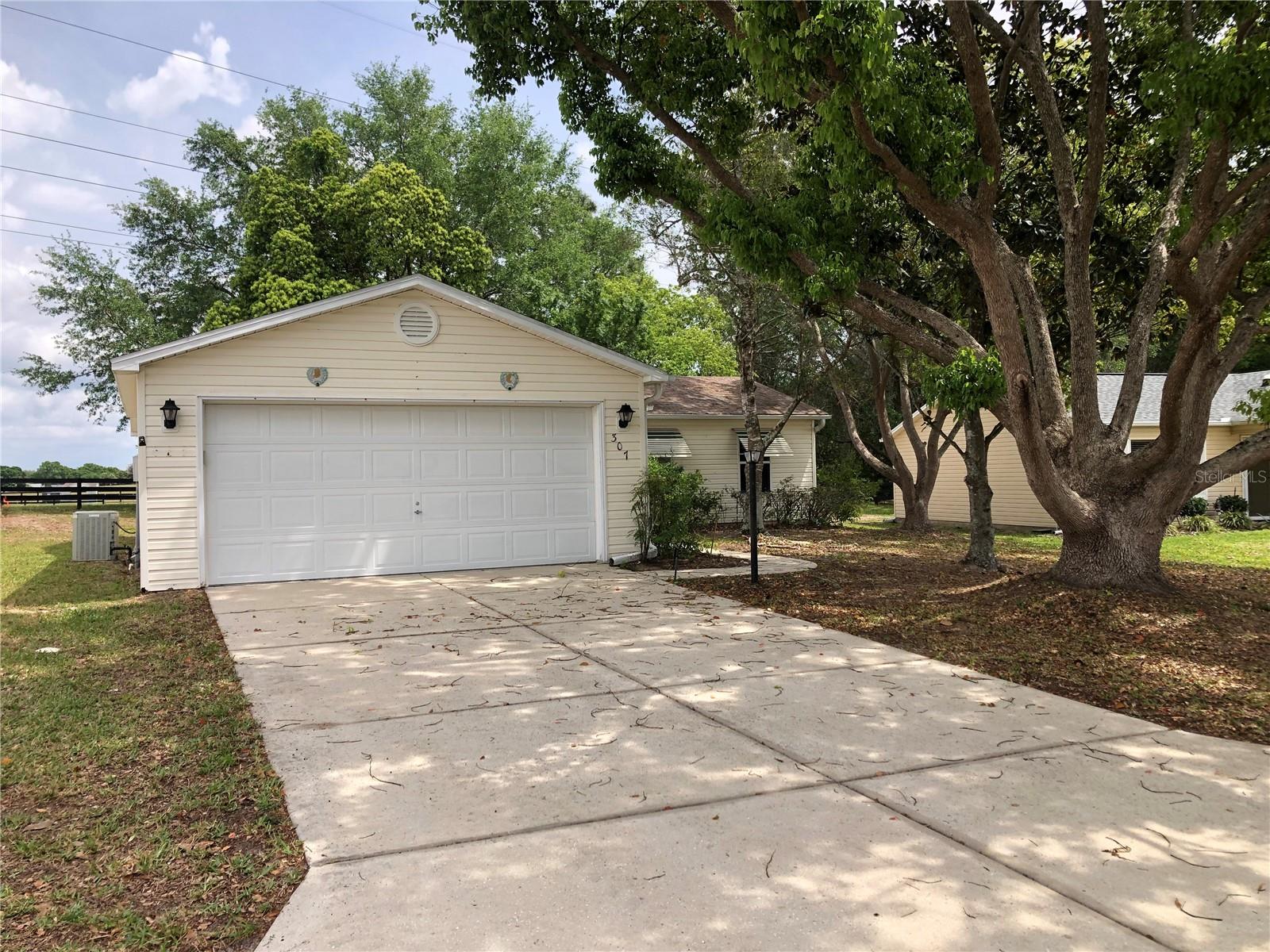 307 Santa Clara Cir Property Photo
