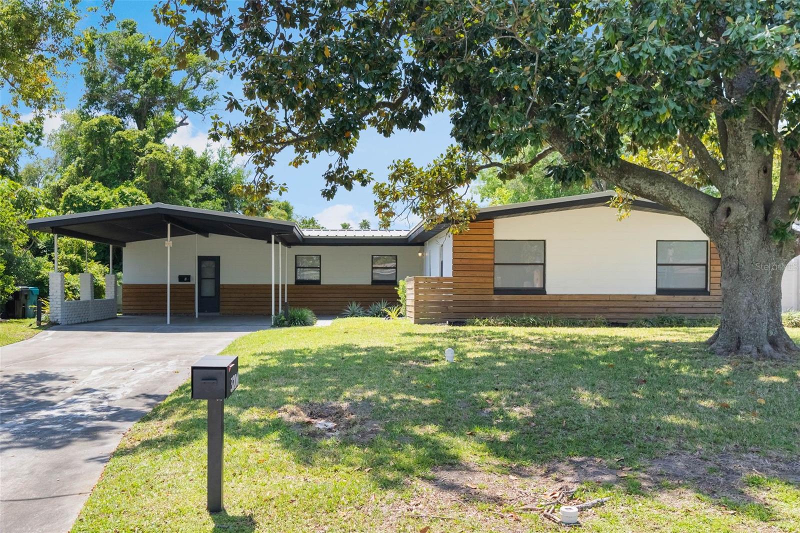 3204 Tradewinds Trl Property Photo