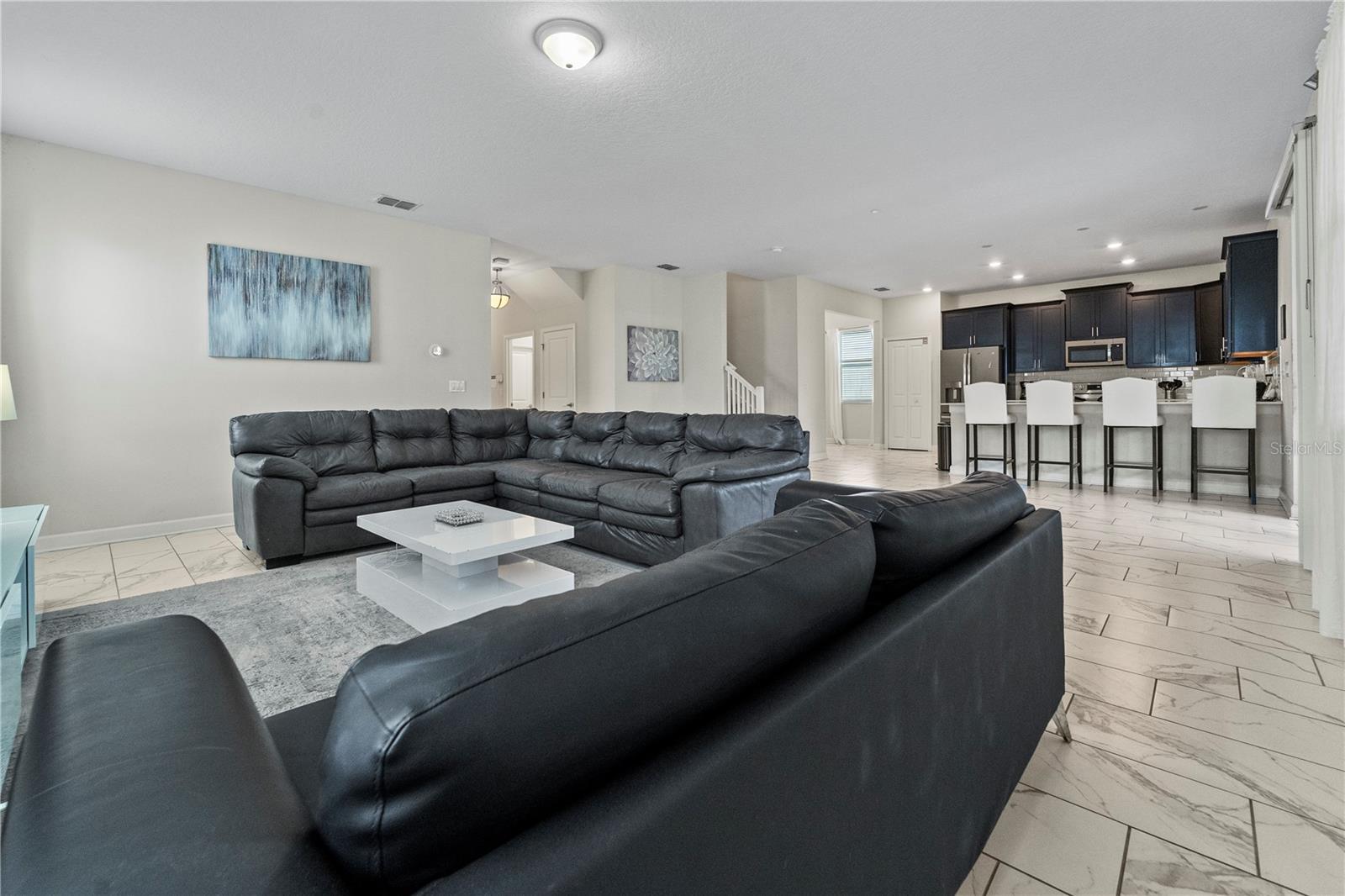 1571 Palmero Way Property Photo 6