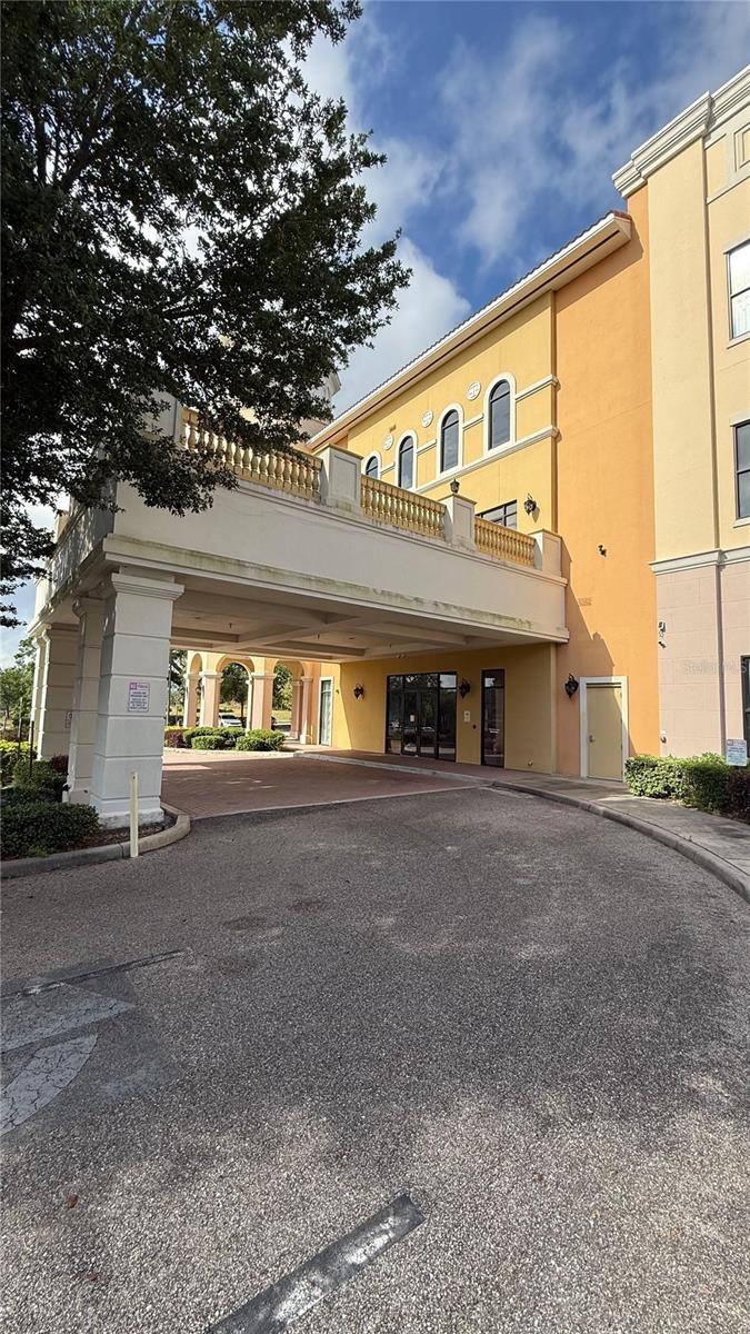 5749 Westgate Dr #unit 101 Property Photo 3