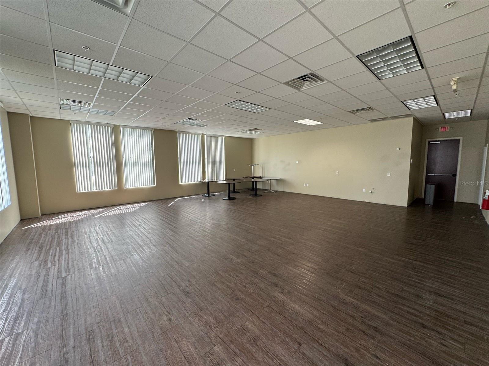 5749 Westgate Dr #unit 101 Property Photo 7