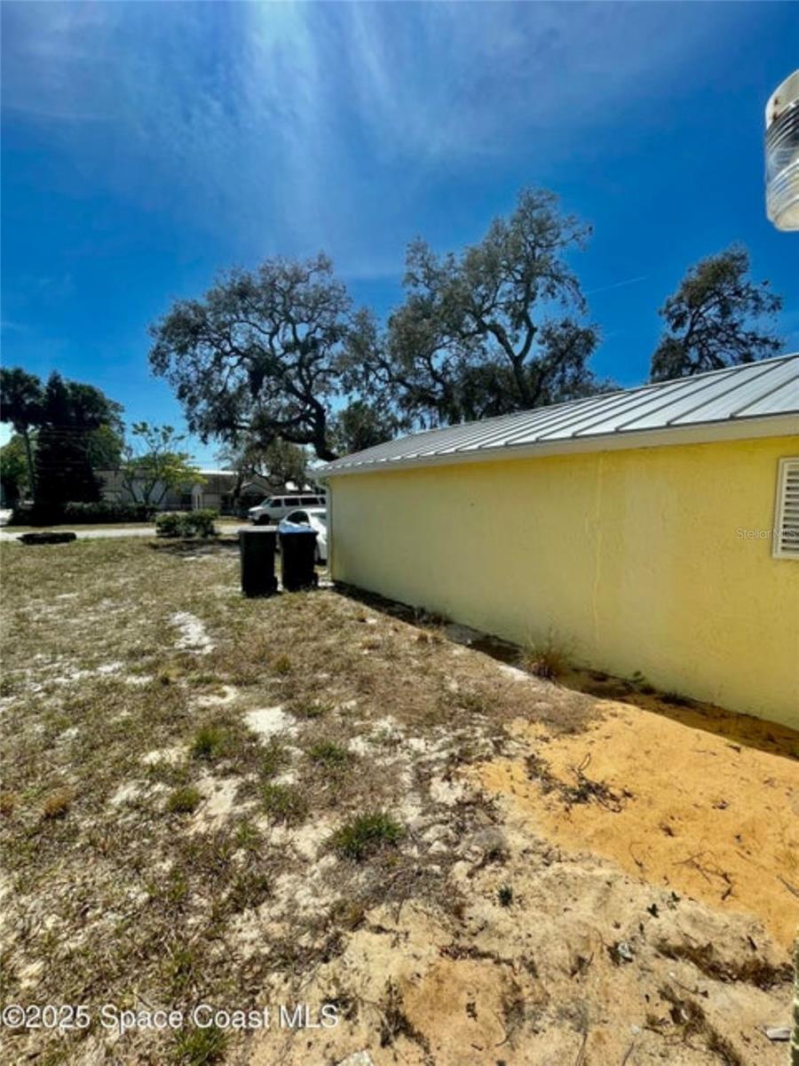 90 Maiden Ln Property Photo 3