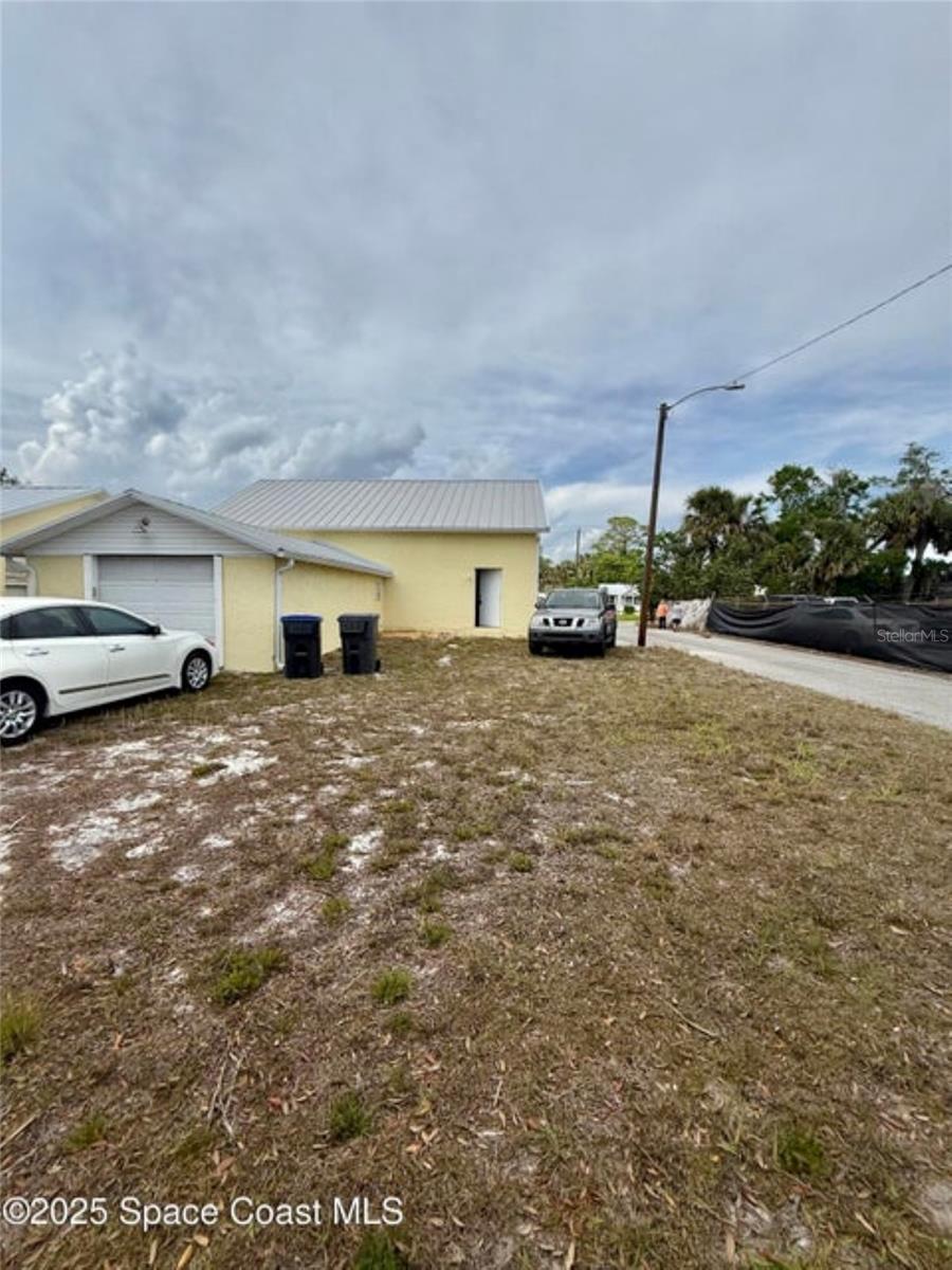 90 Maiden Ln Property Photo 7