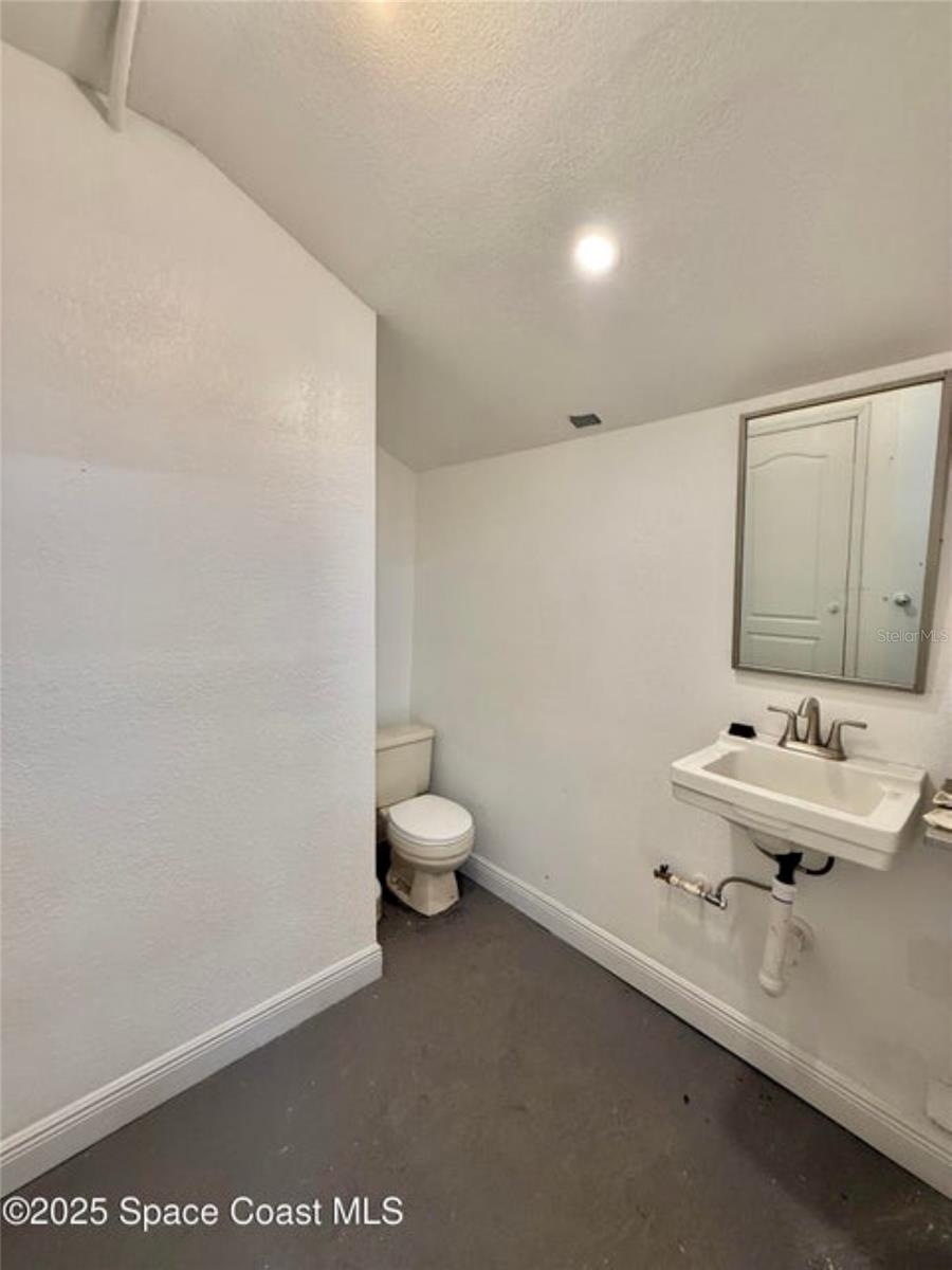 90 Maiden Ln Property Photo 11