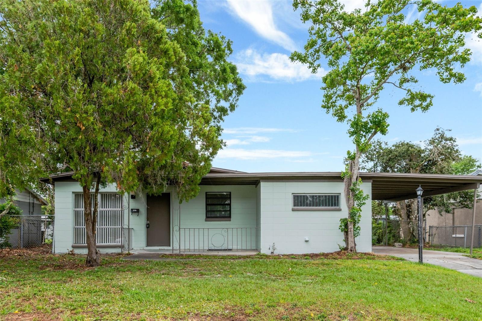 2827 Sanka Dr Property Photo