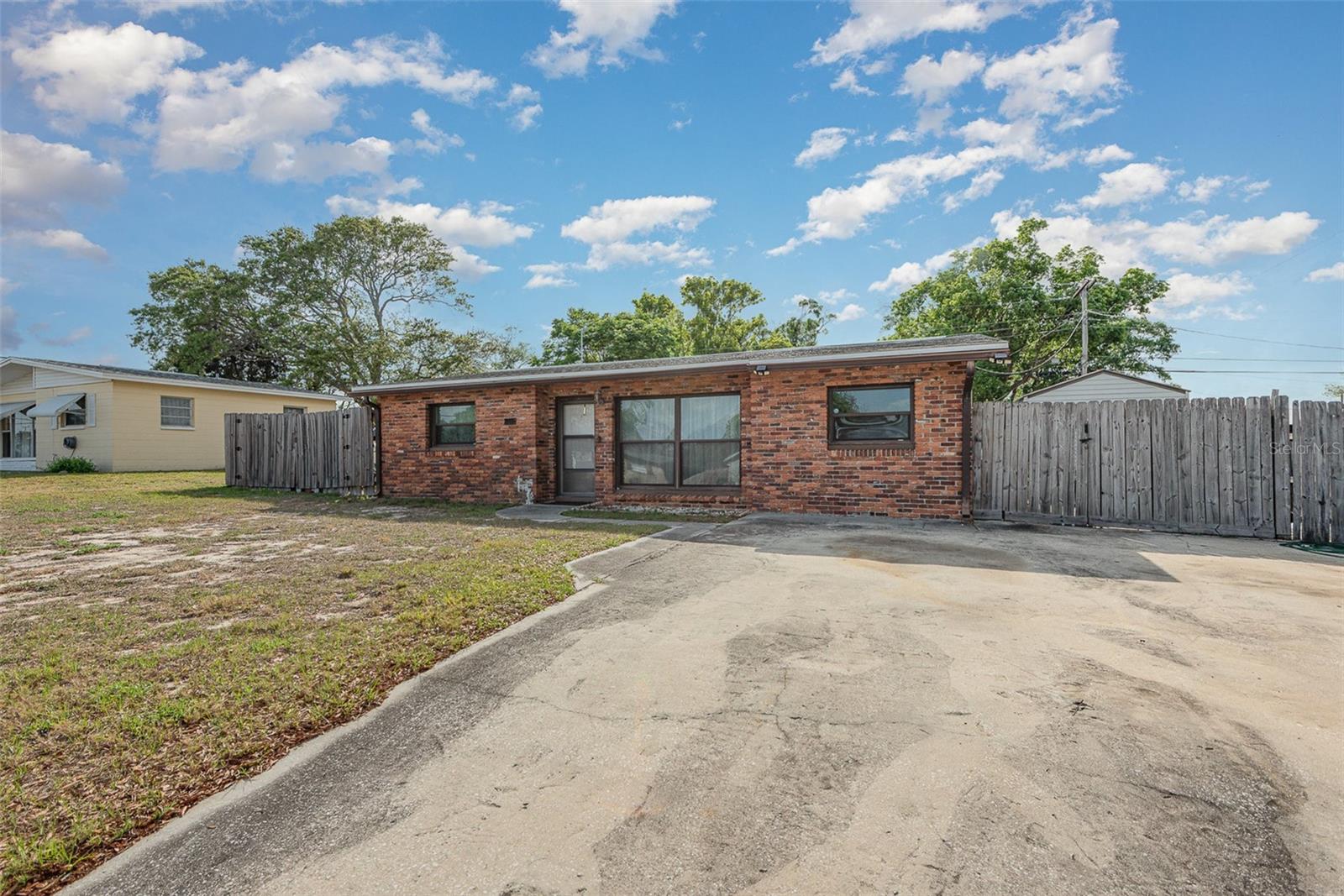 4520 Browning Ave Property Photo
