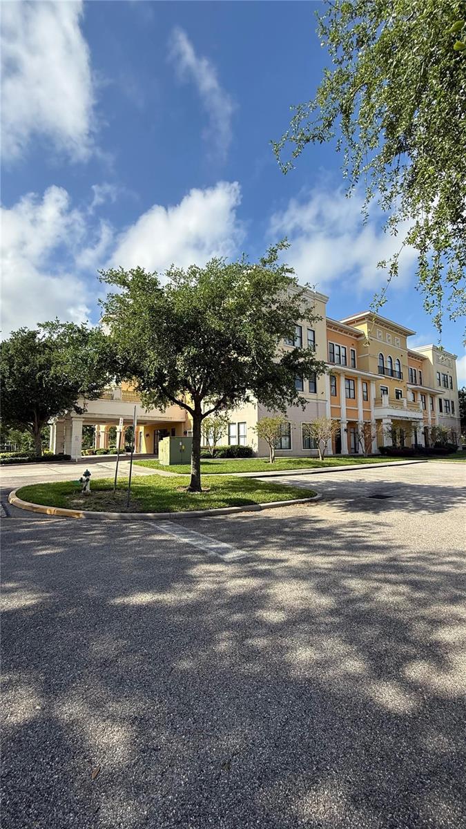 5749 Westgate Dr #unit 103 Property Photo 6
