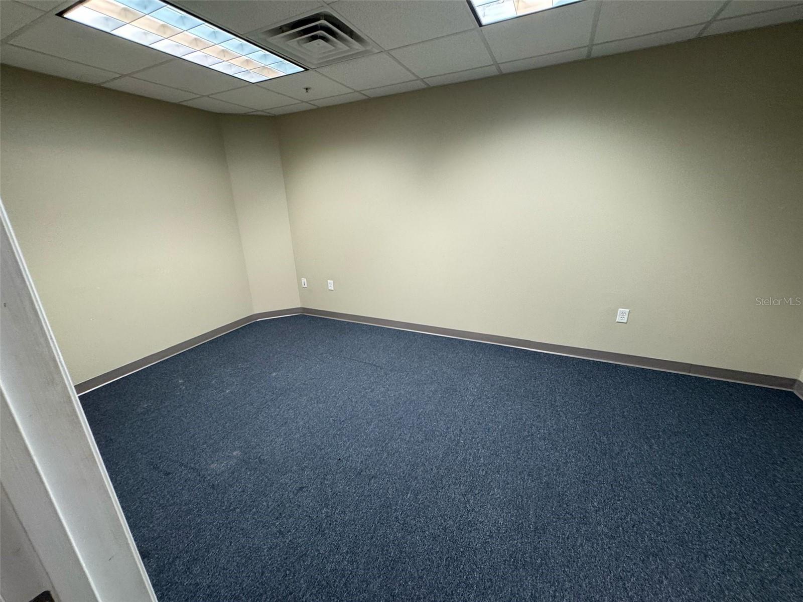 5749 Westgate Dr #unit 103 Property Photo 9
