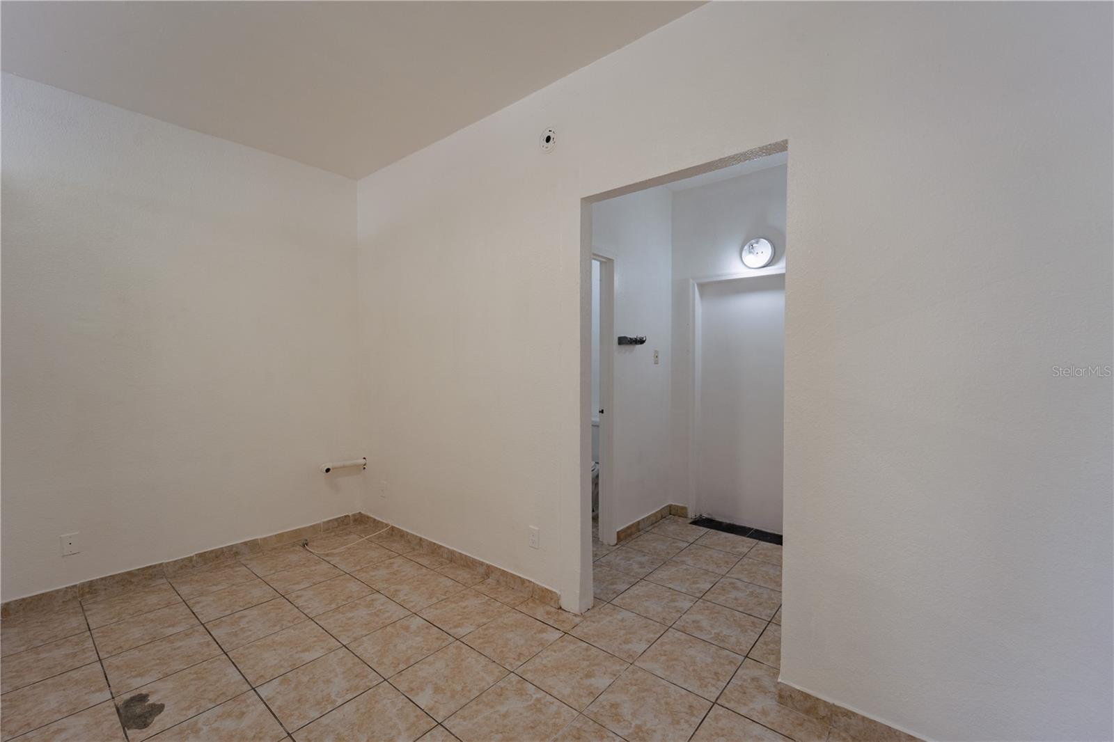 8421 S Orange Blossom Trl #120 Property Photo 6