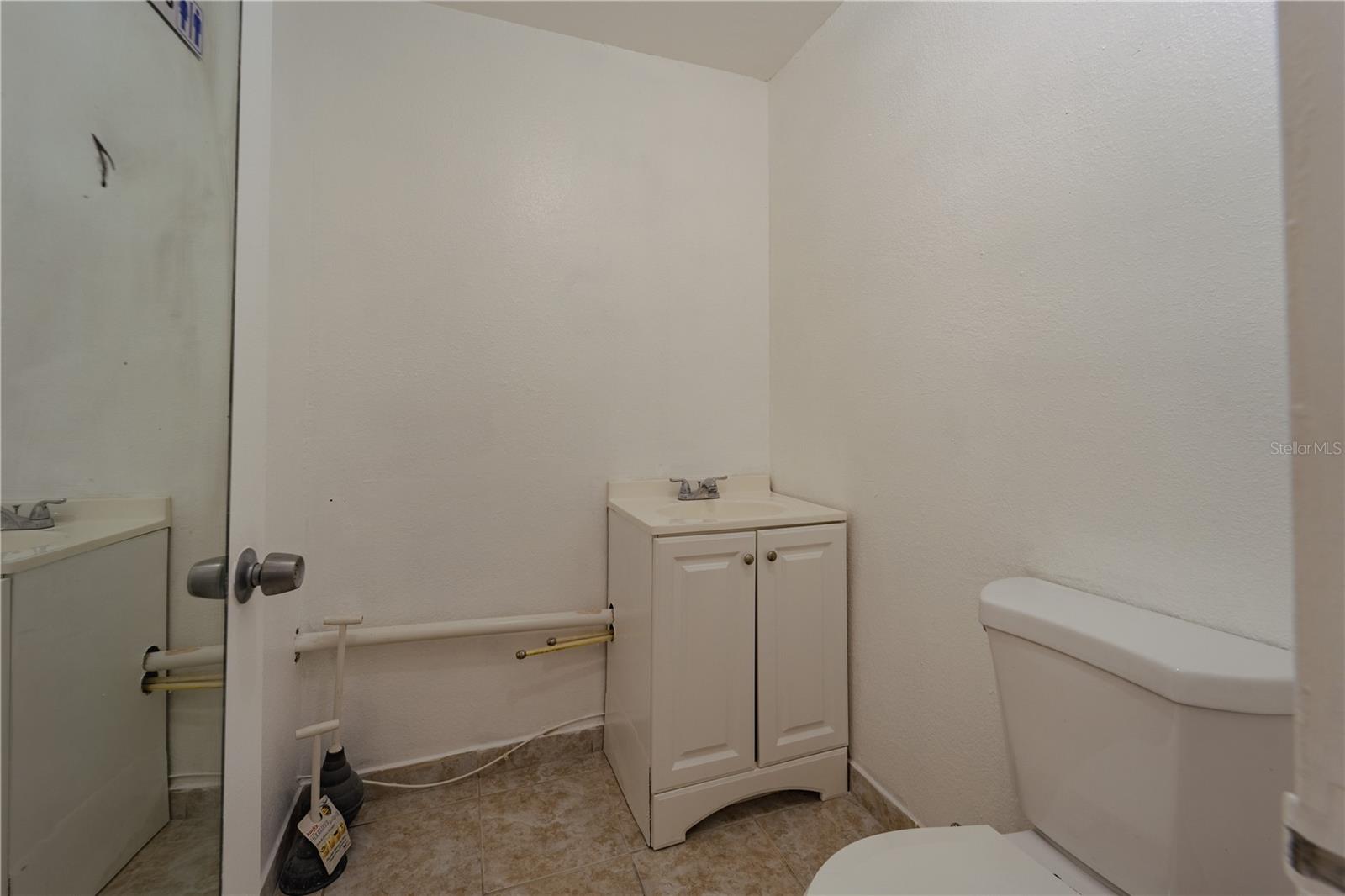 8421 S Orange Blossom Trl #120 Property Photo 10
