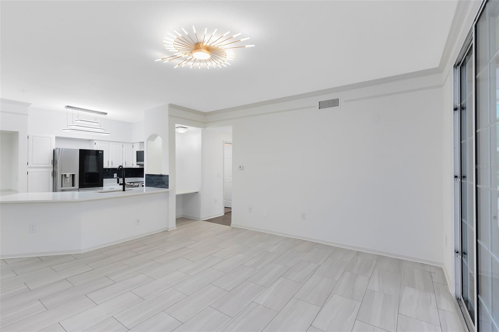 6685 Queens Borough Ave #202 Property Photo 11