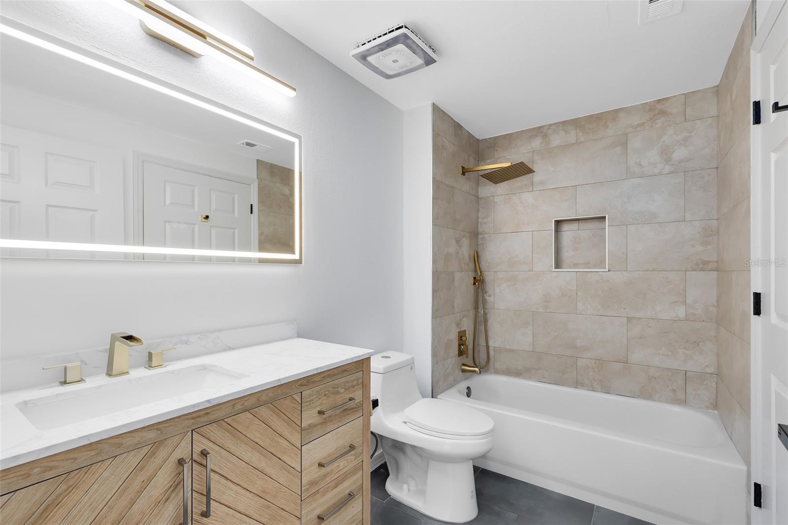 6685 Queens Borough Ave #202 Property Photo 19