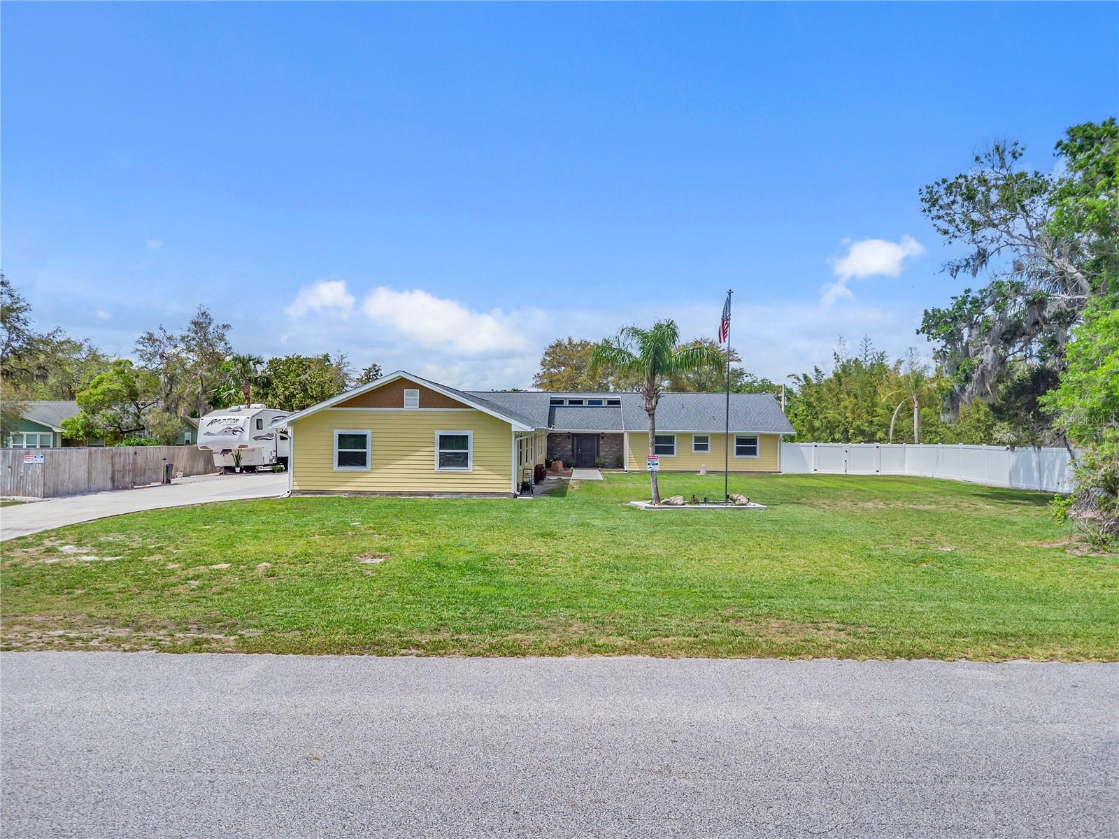 5800 Spruce Creek Woods Dr Property Photo