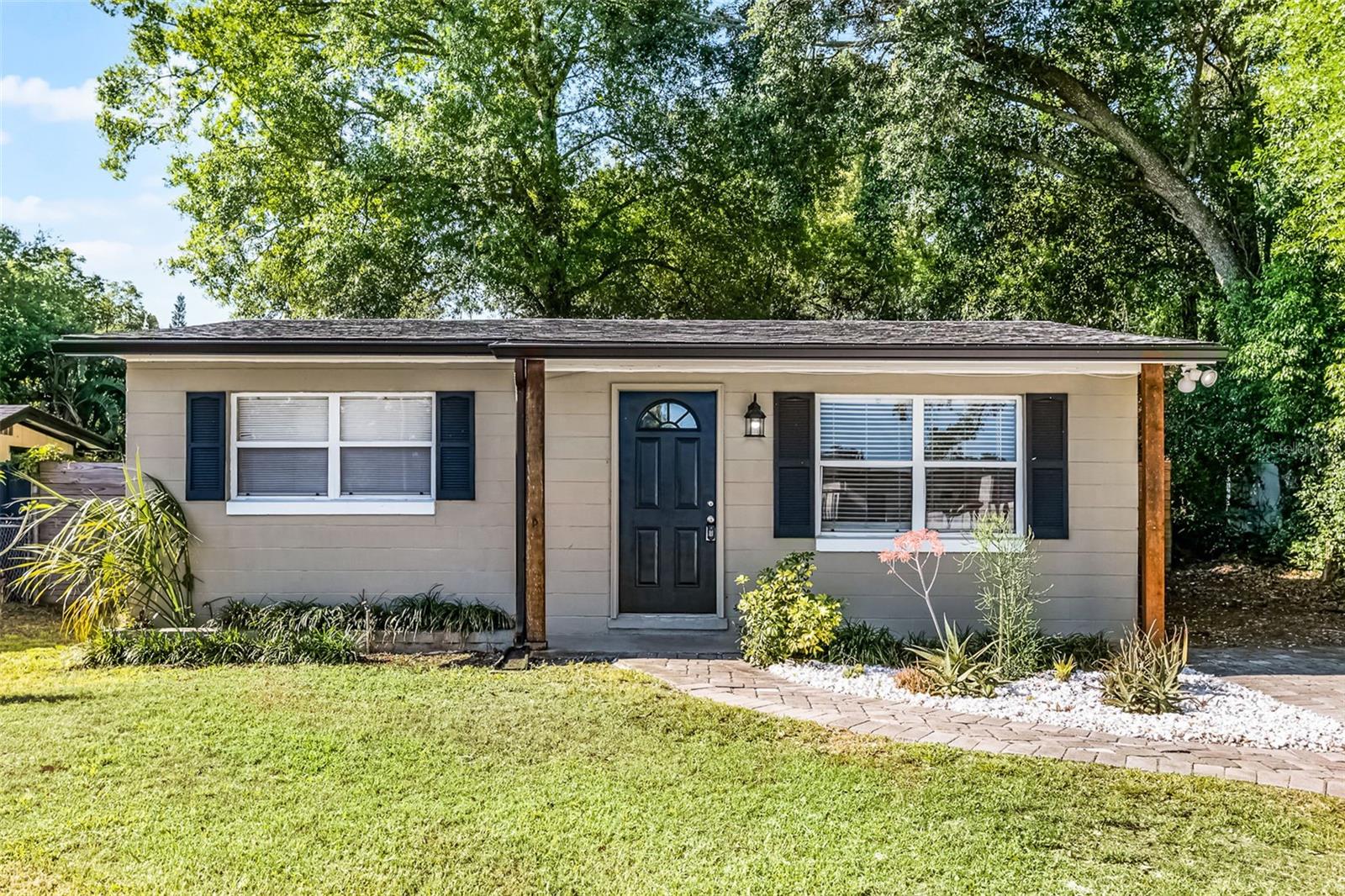 Pershing Elem Real Estate Listings Main Image