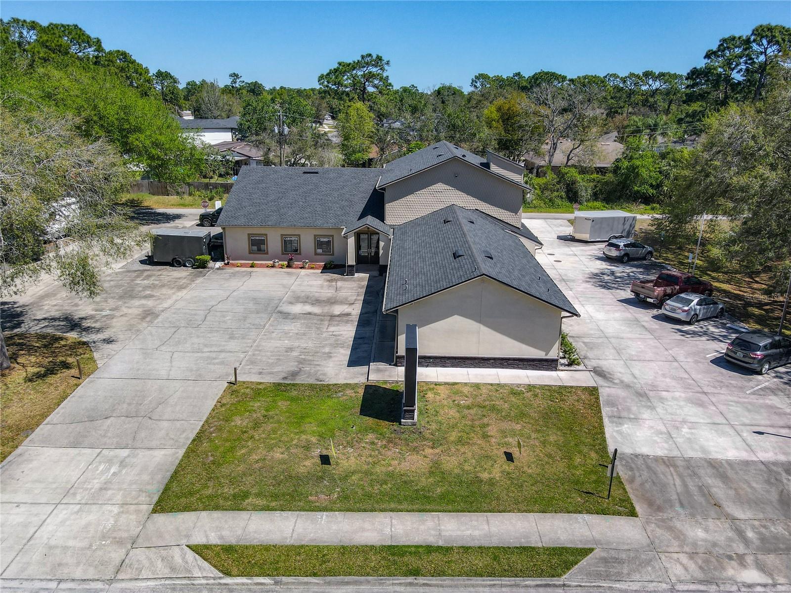 1342 Howland Blvd Property Photo 4