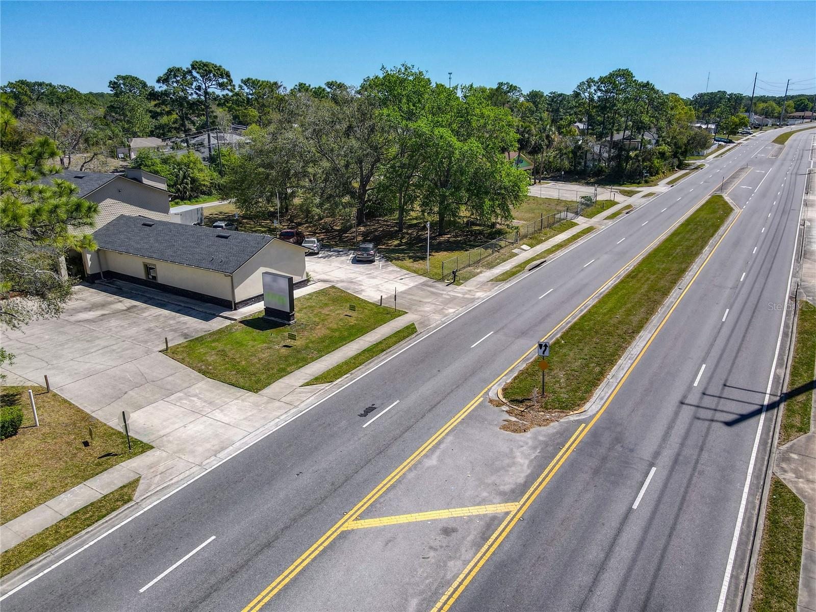 1342 Howland Blvd Property Photo 8