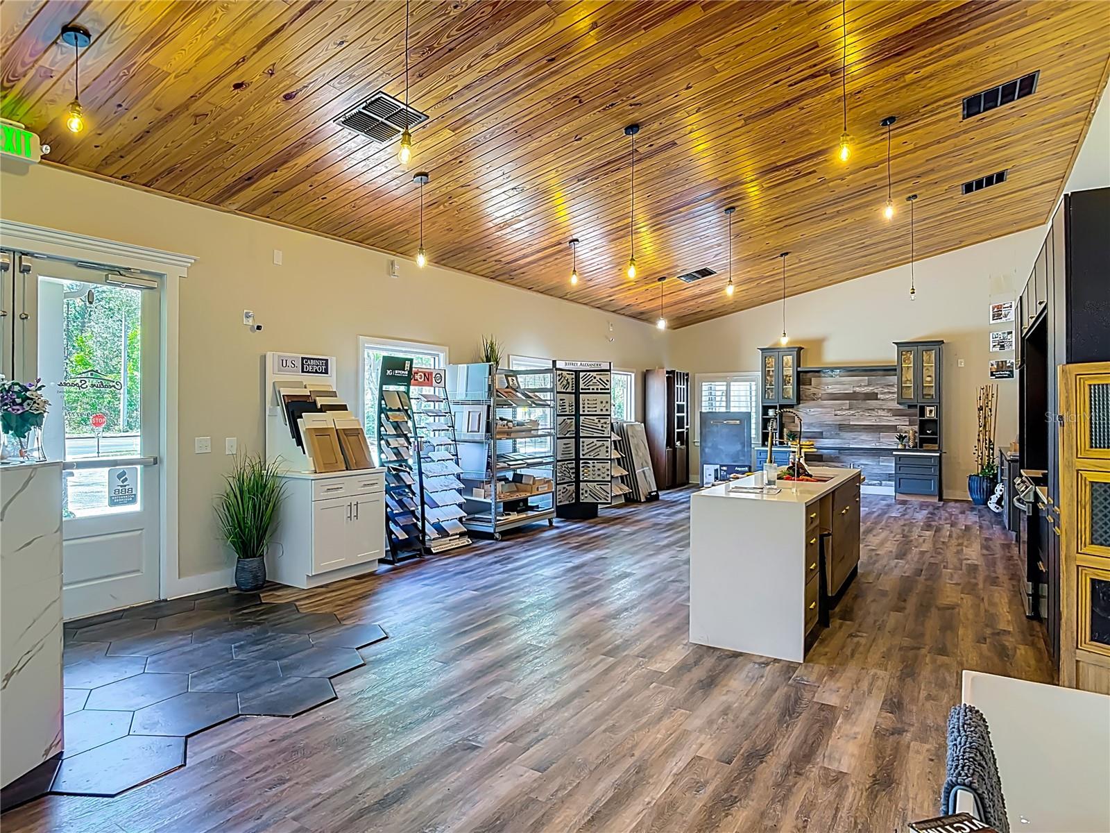 1342 Howland Blvd Property Photo 13