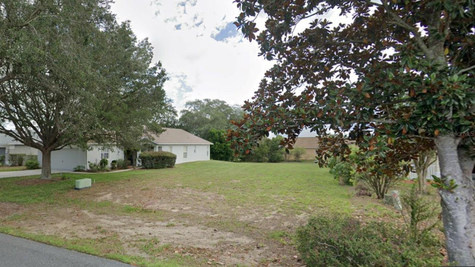 2215 N Brentwood Cir Property Photo