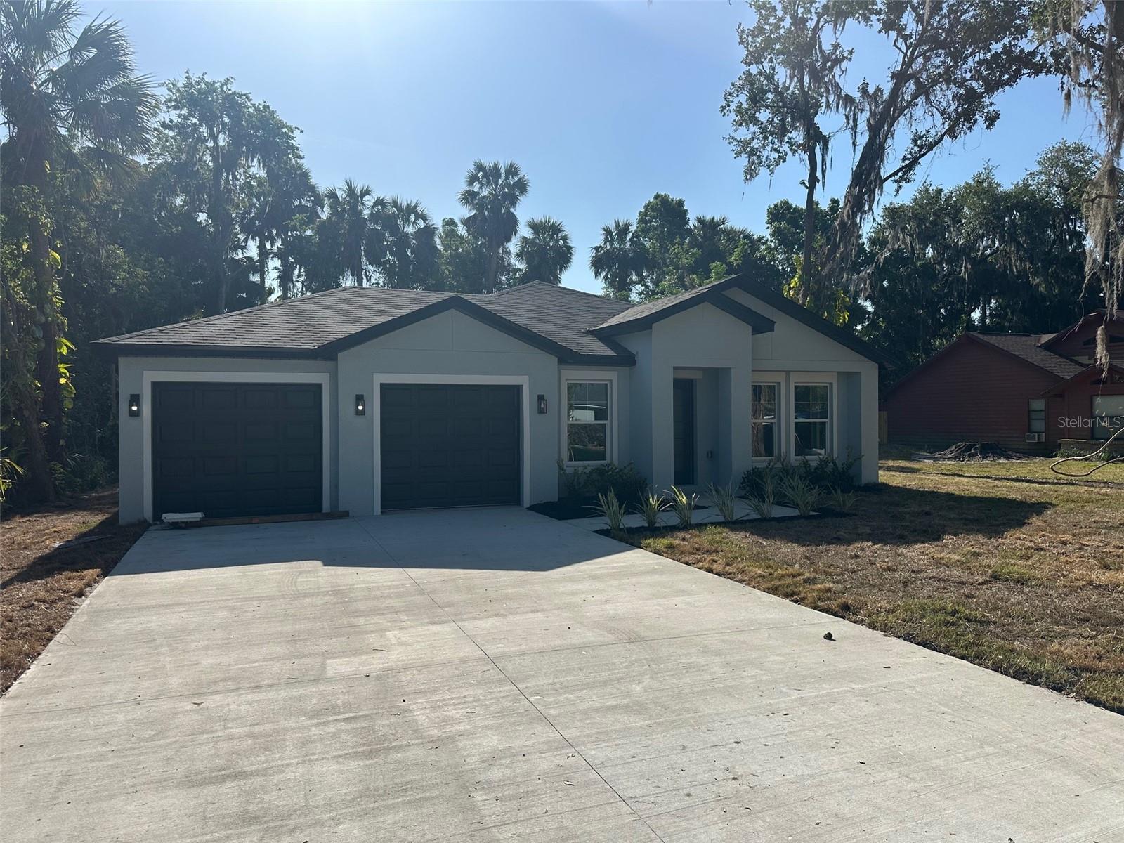461 Palm Dr Property Photo 1