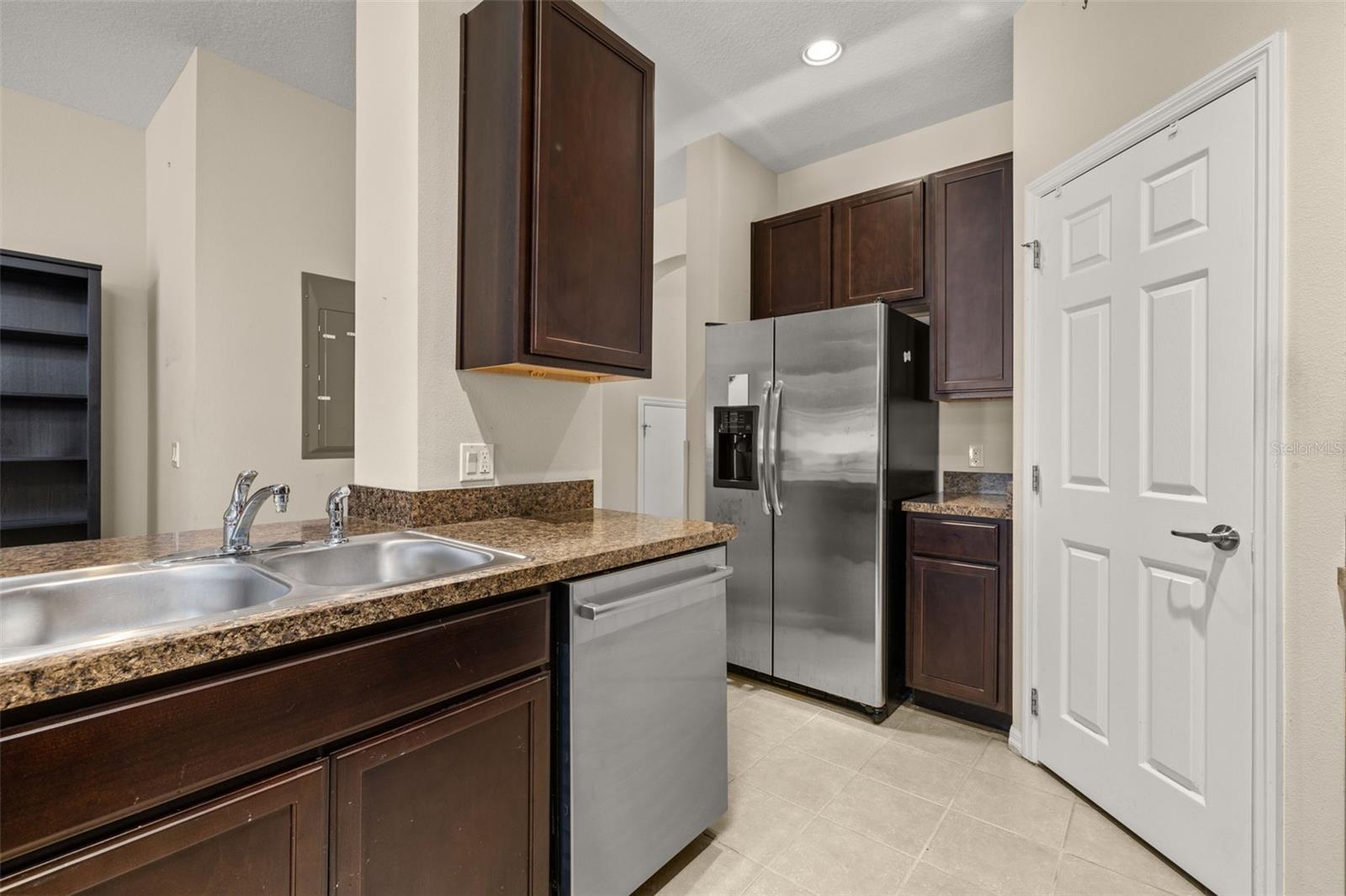 14030 Avenue Of The Grvs Property Photo 10