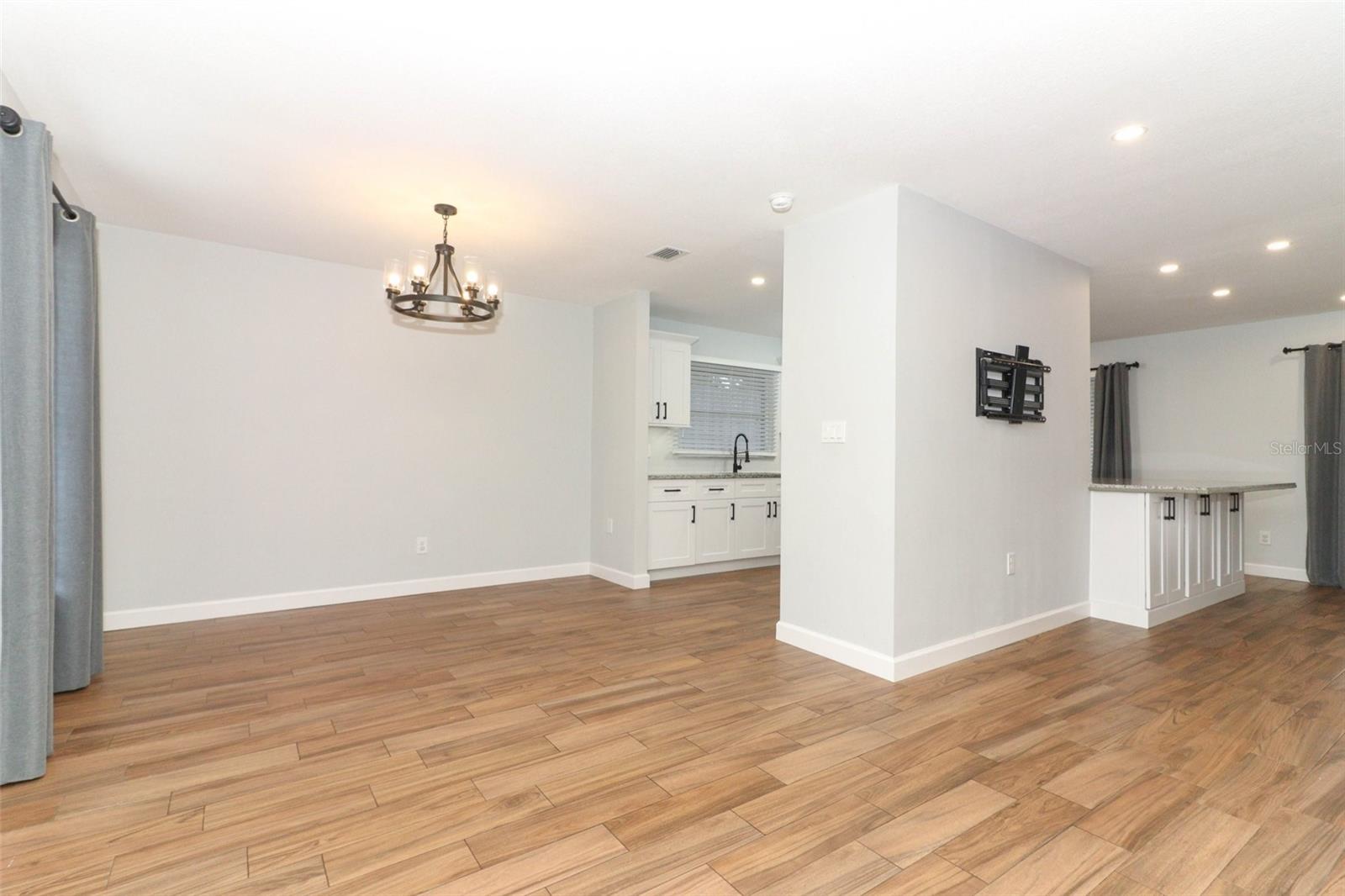 7584 Lodge Pole Trl Property Photo 11